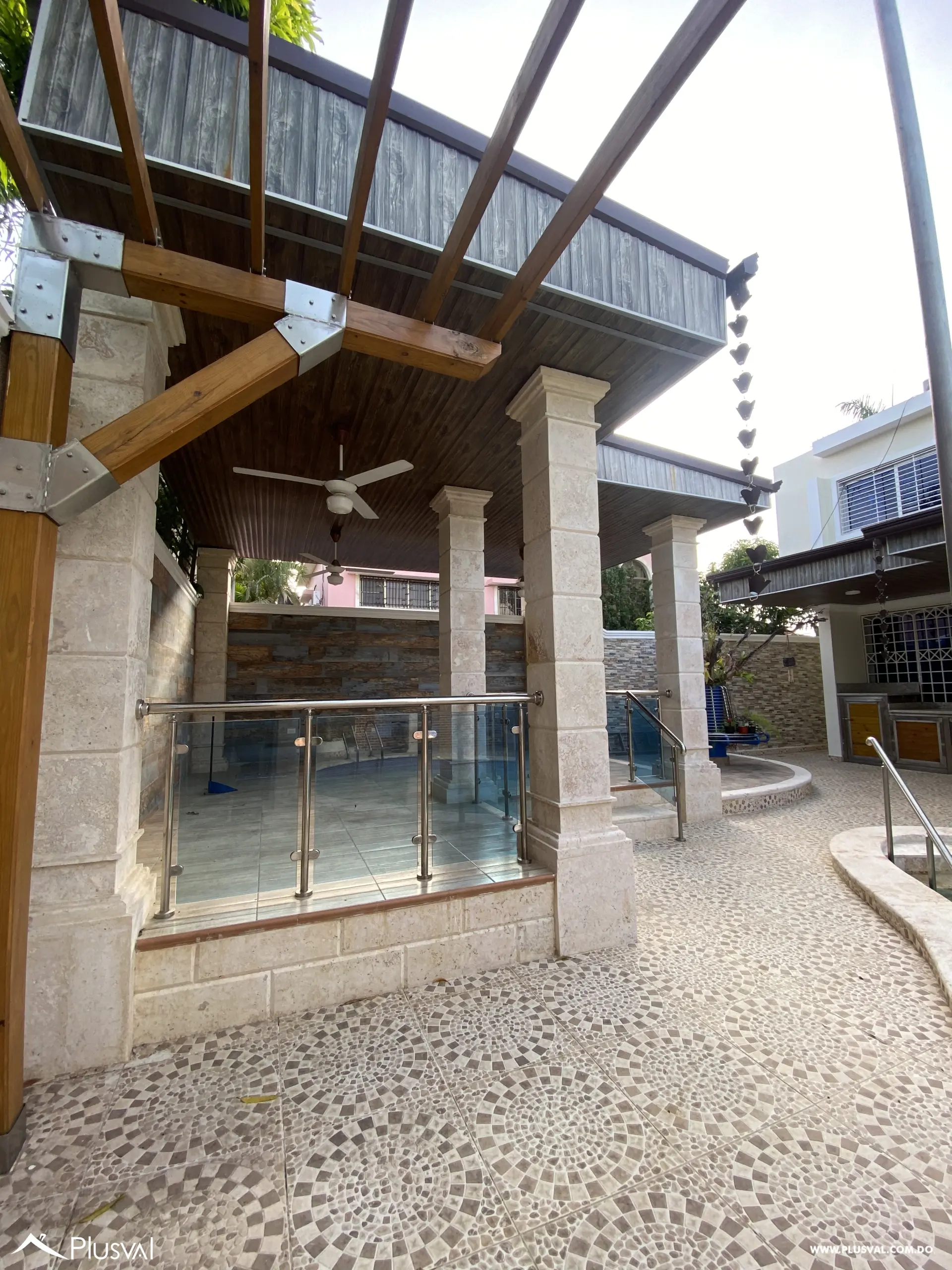 Amplia Casa Familiar en La Vega con 4 Habitaciones y Piscina 517636