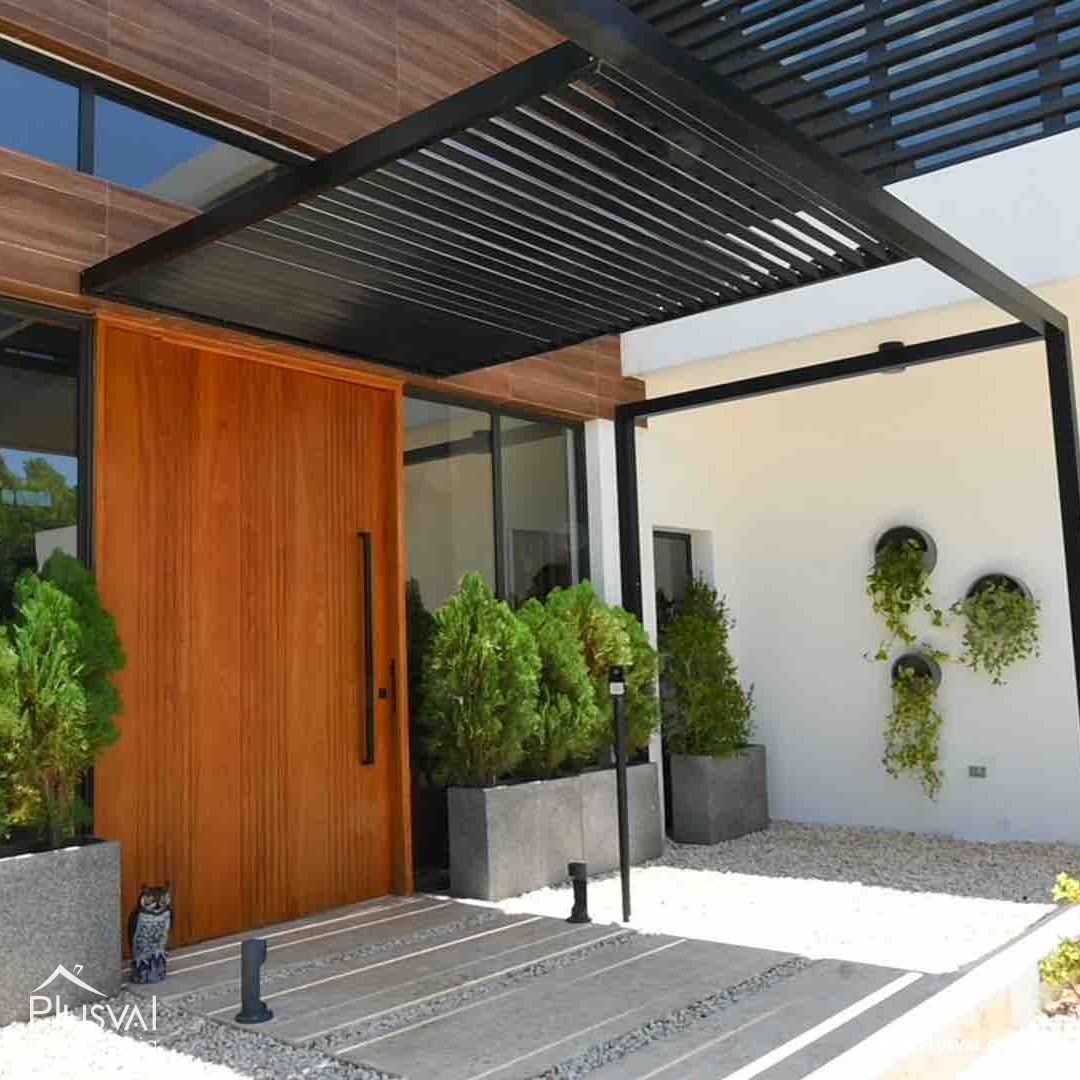 Casa en Venta en Punta Cana Village con 5 habitaciones 408776