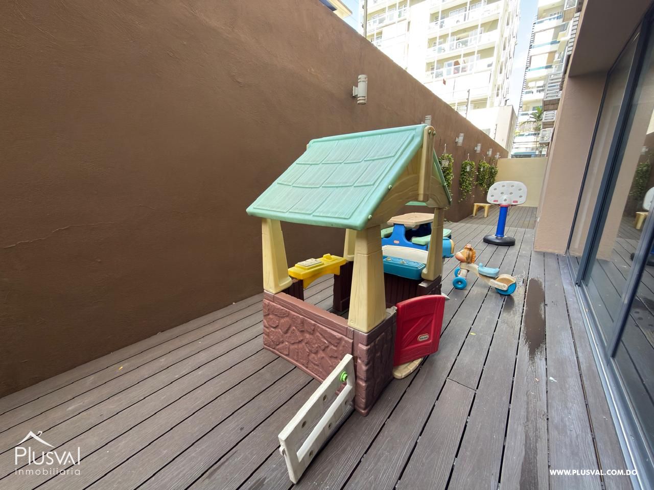 Alquiler en moderna torre en Evaristo Morales 481903