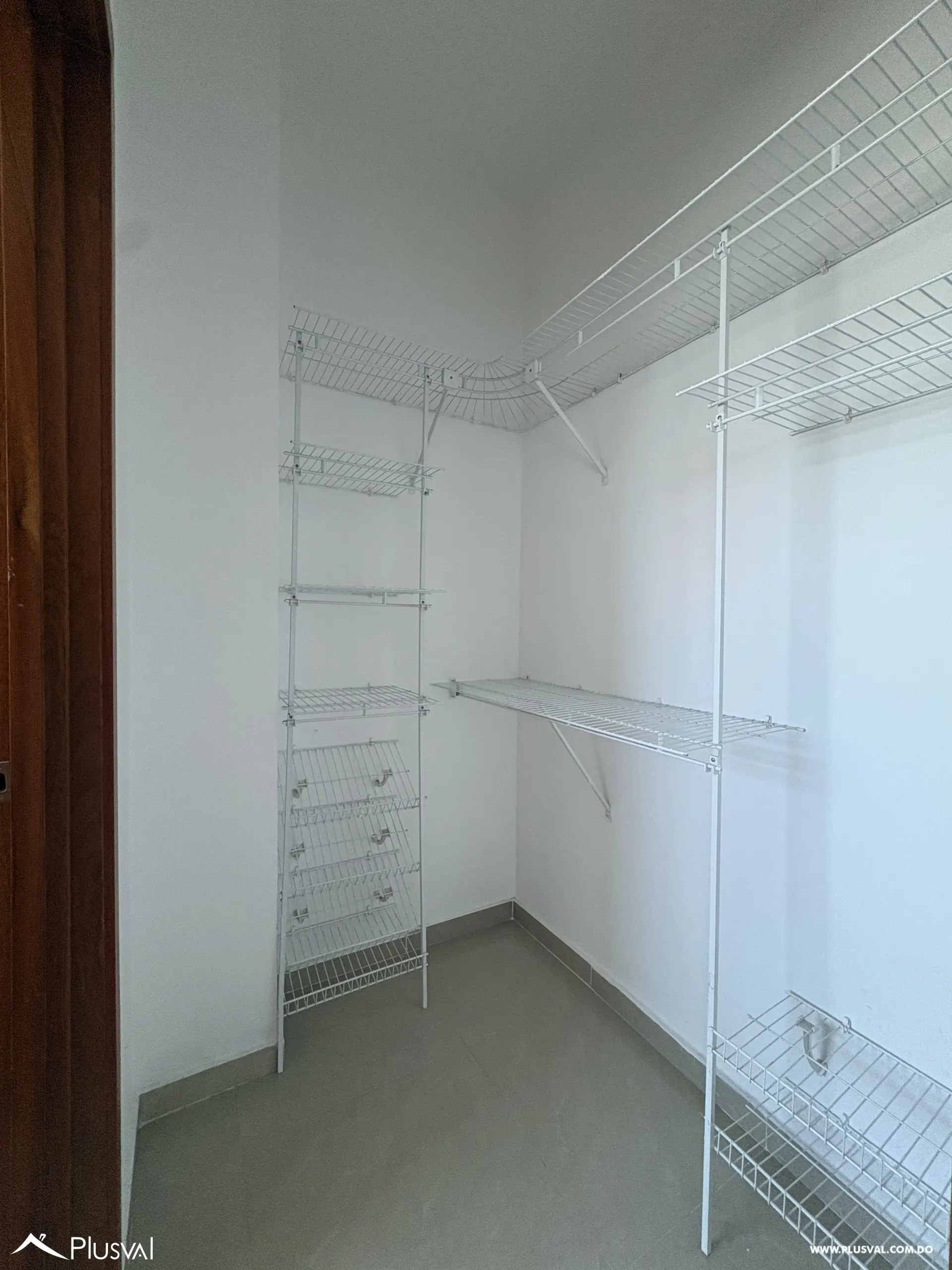 Apartamento en alquiler con 2 habitaciones y 2.5 baños, en El Vergel. 489233