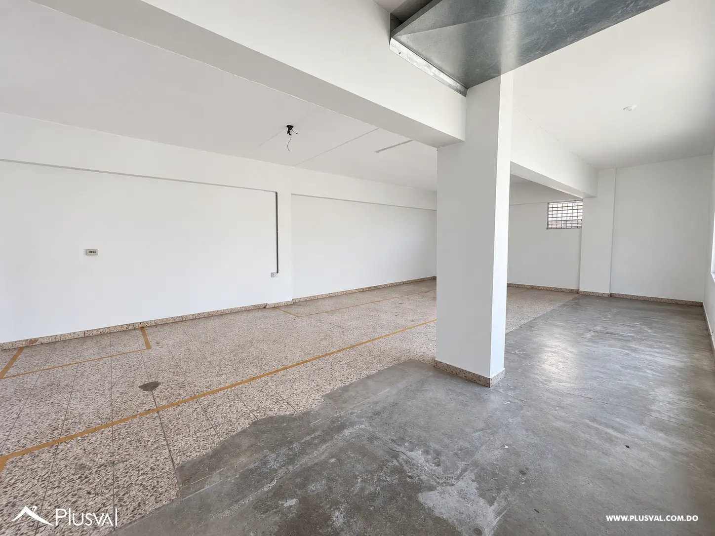 Alquilo Excelente Local en Primer Nivel en Evaristo Morales 526308