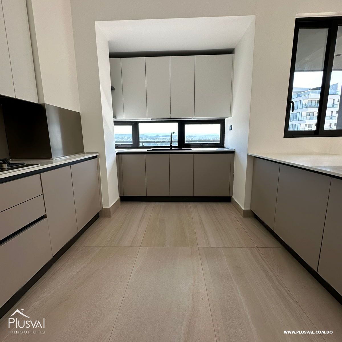Exclusivo apartamento de 3 habitaciones  ubicado en La Esmeralda 409890