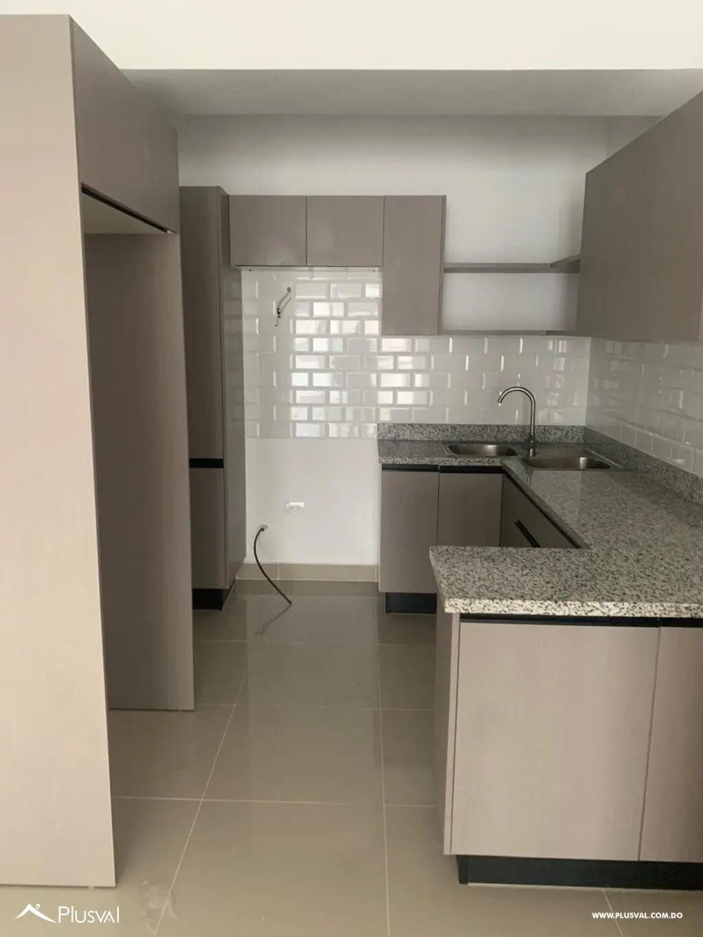 Apartamento en alquiler nuevo a estrenar de 2 habitaciones y 2 parqueos 510701