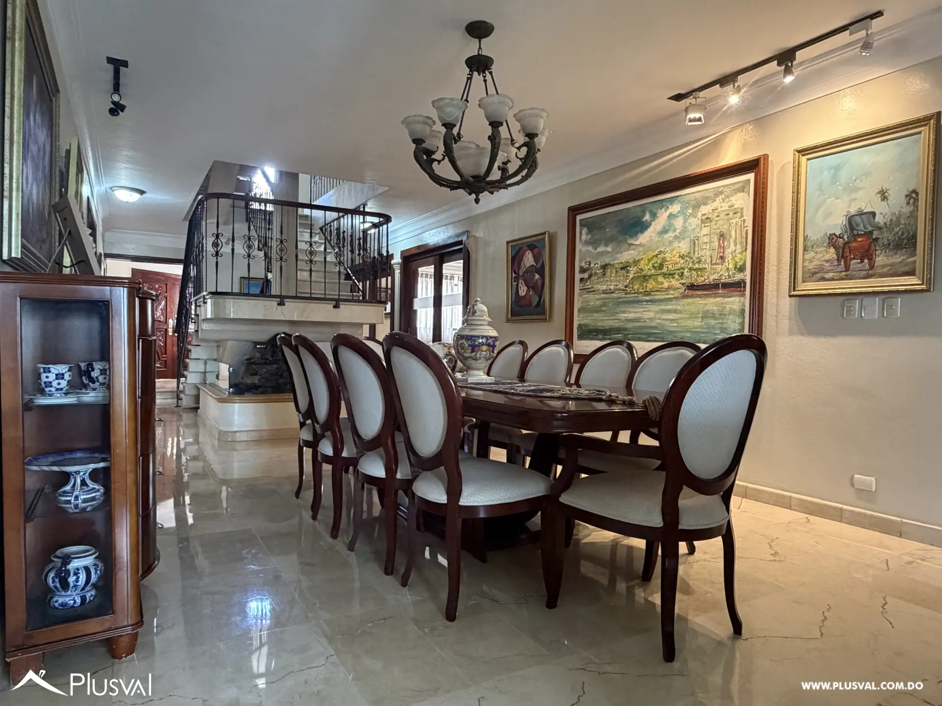 Amplia casa con piscina ubicada en Santo Domingo Oeste. 523648