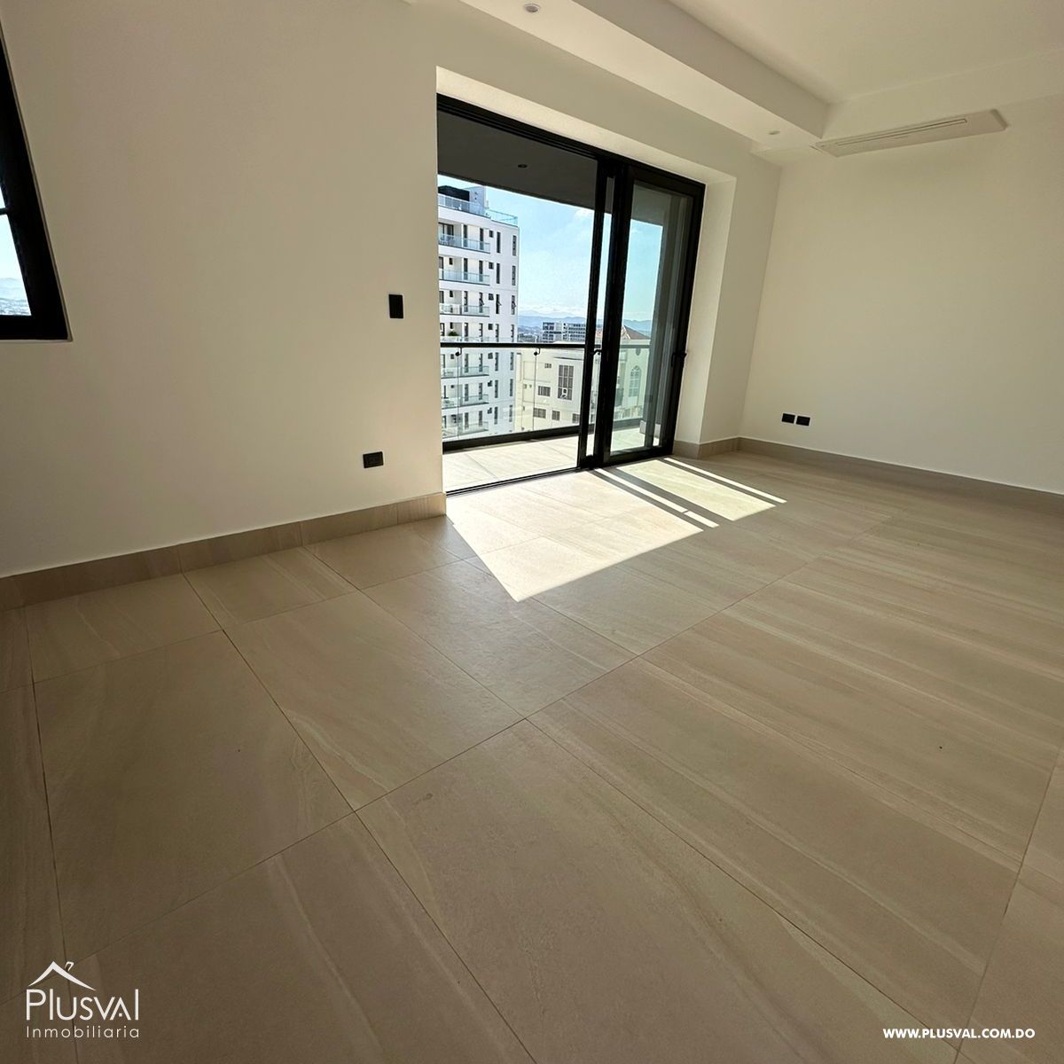 Exclusivo apartamento de 3 habitaciones  ubicado en La Esmeralda 409882