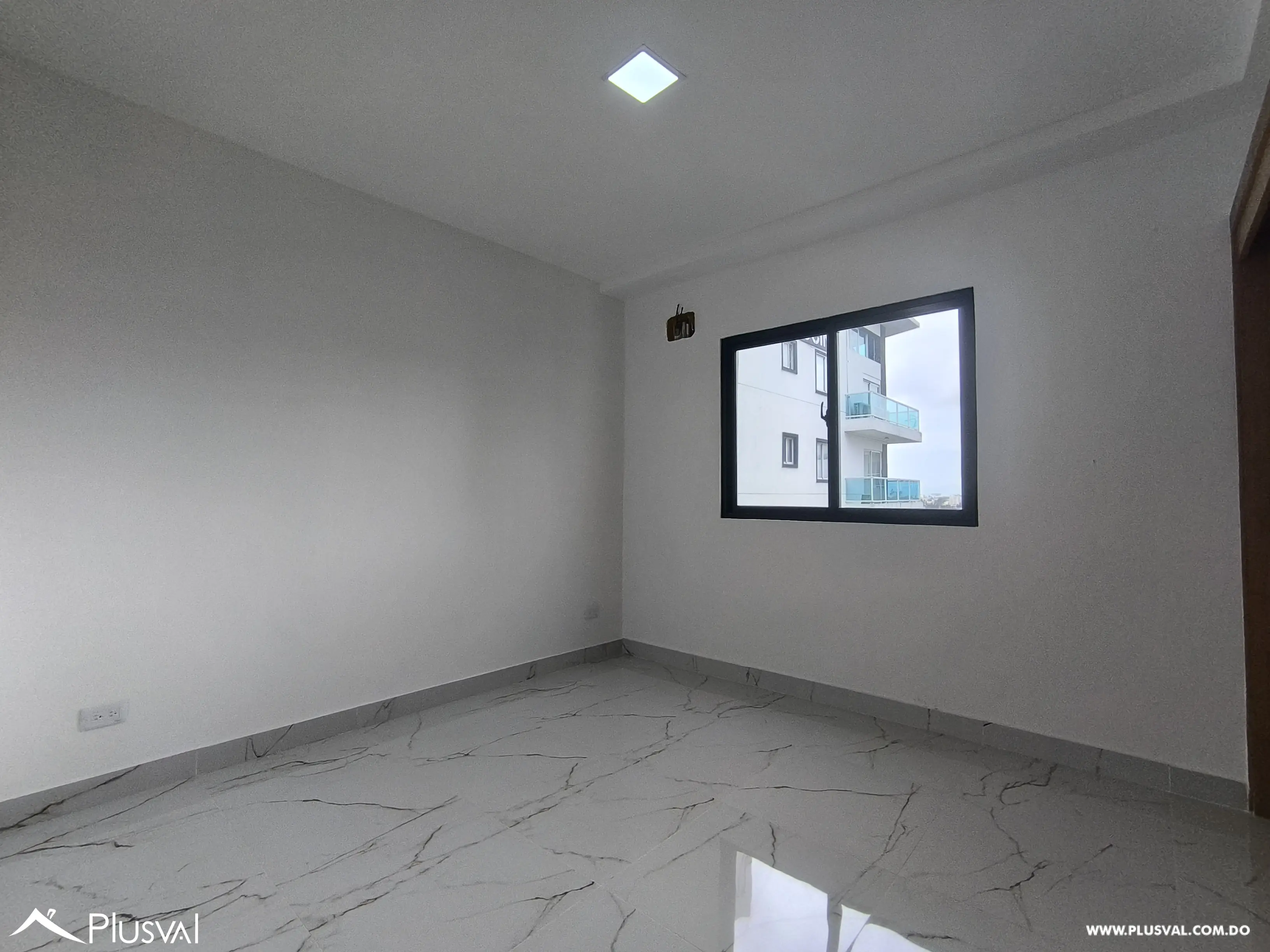 Apartamento en Alquiler con Locker, Piscina y Gimnasio – 2 Habitaciones 455957