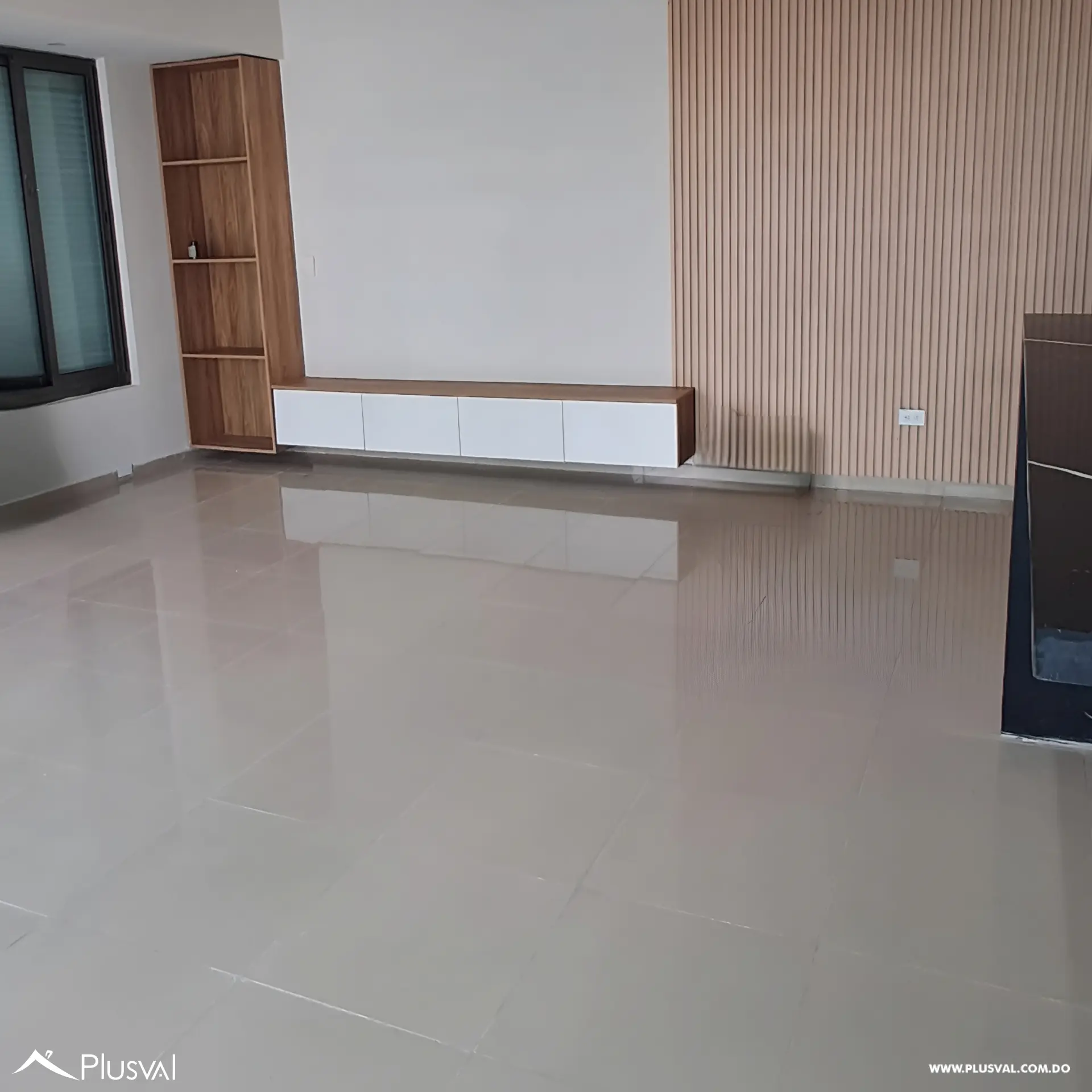 Apartamento en alquiler  con línea blanca en Evaristo Morales. 527020