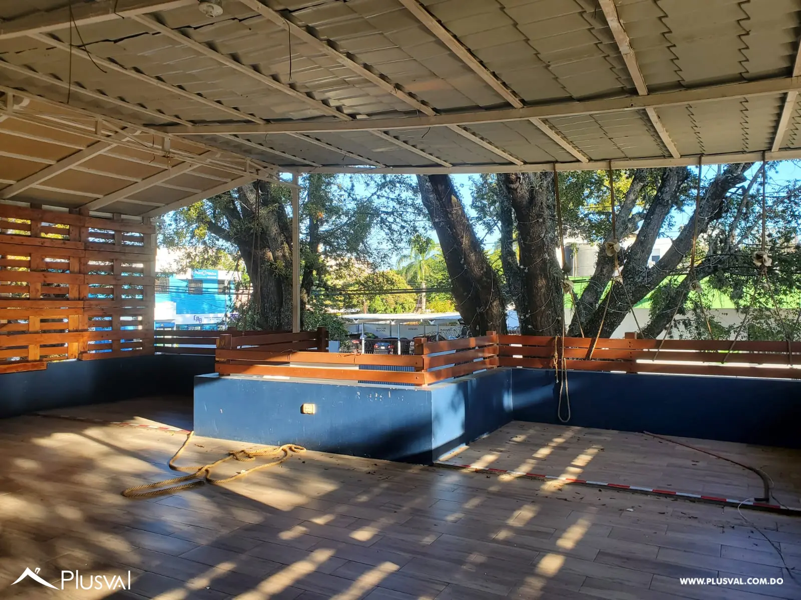 Venta de Plaza Comercial con Tres Locales Disponibles en La Vega 507089