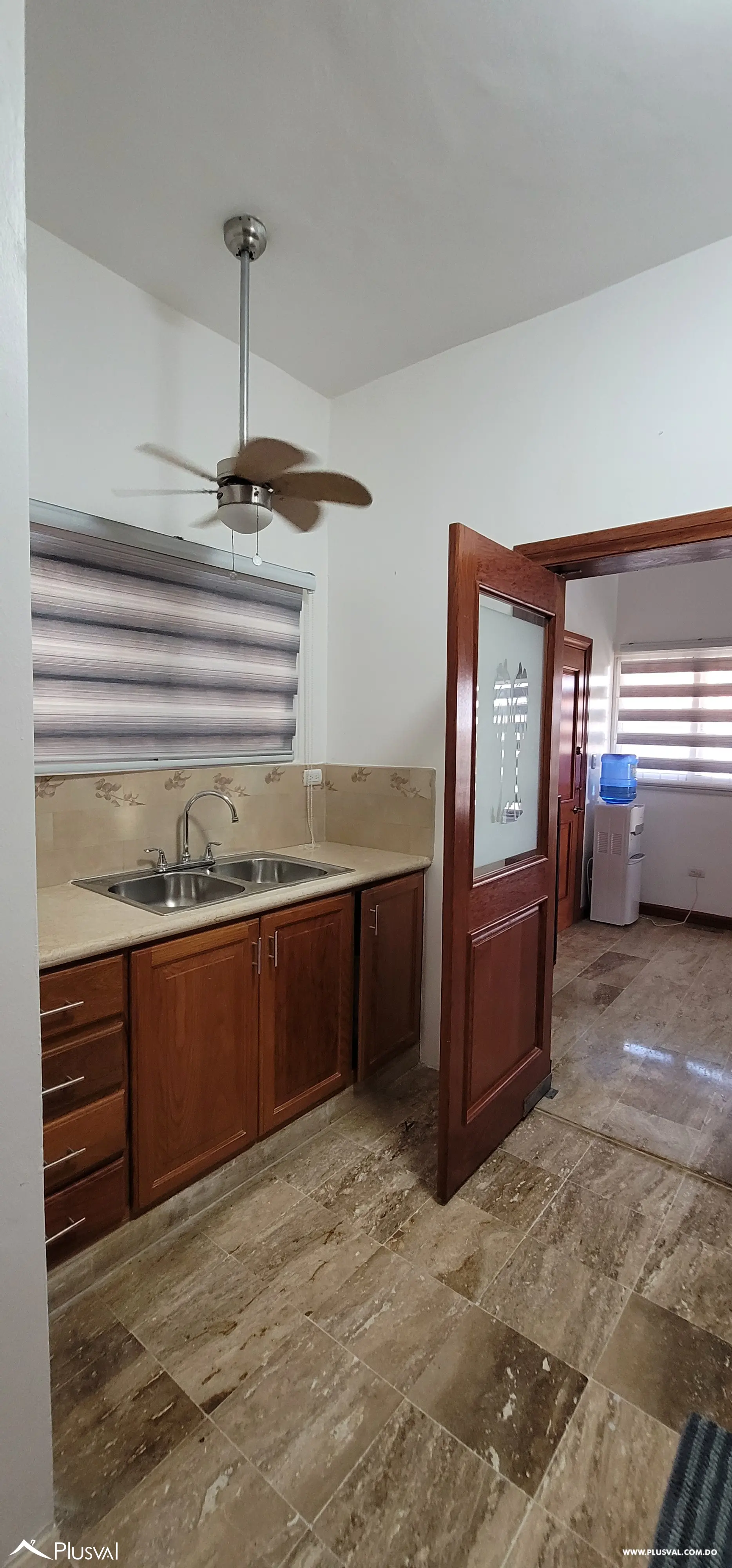 AMPLIO APARTAMENTO EN VENTA EN RESIDENCIAL CERRADO, CON PISCINA Y CON VISTA Y ACCESO DIRECTO A PLAYA BIBIJAGUA, 484338