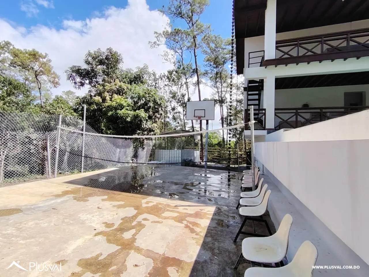 Villa en Jarabacoa, Moderna en Residencial Cerrado 463286