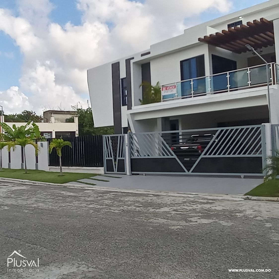 HERMOSA CASA DE DOS NIVELES EN CIUDAD MODELO 305494