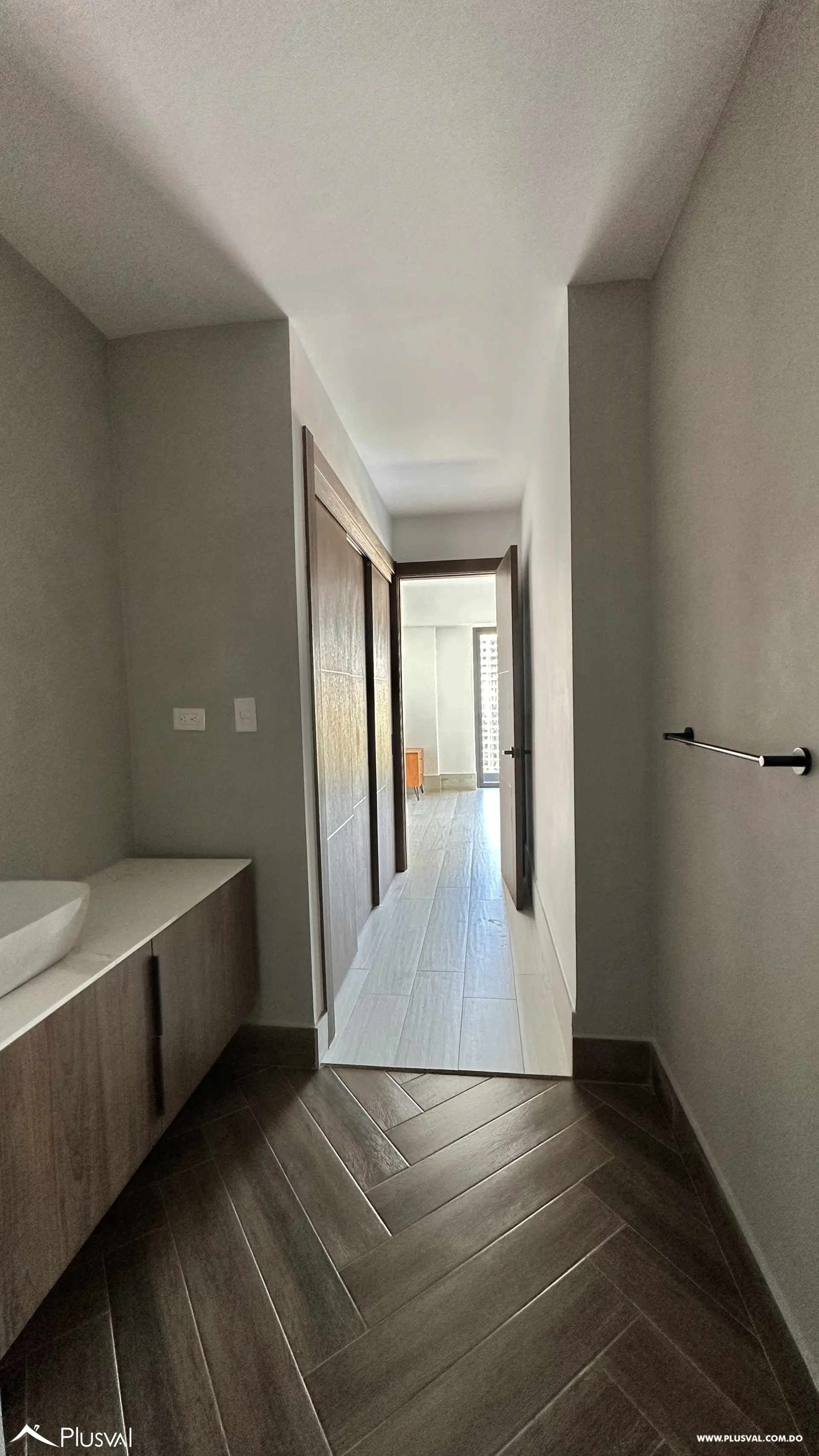 Alquiler de Apartamento de 1 Habitación en Piantini – Torre Moderna con Línea Blanca 460423