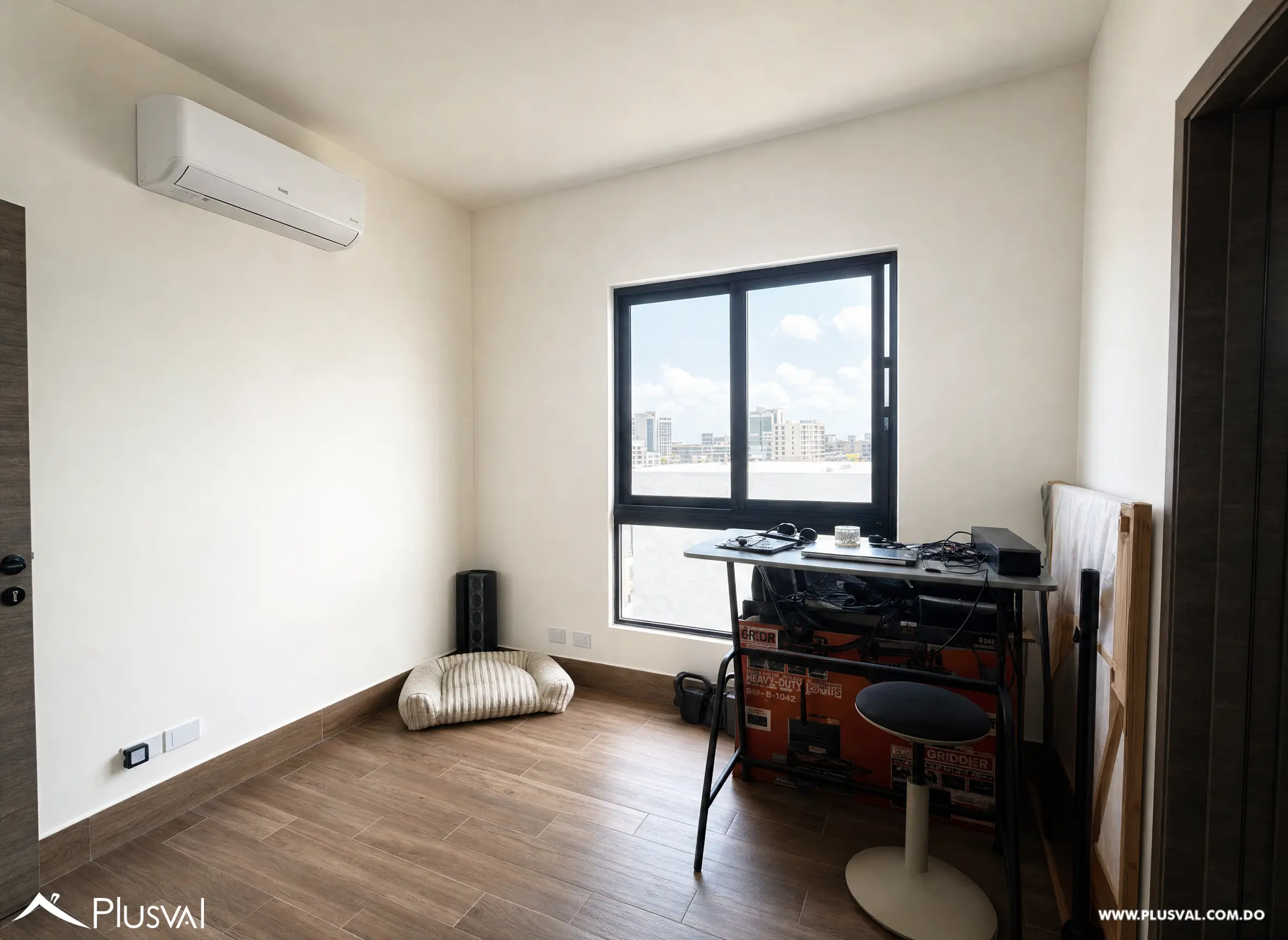 Naco | Piso Alto con Vistas | 2 Hab + 2.5 Baños 513210
