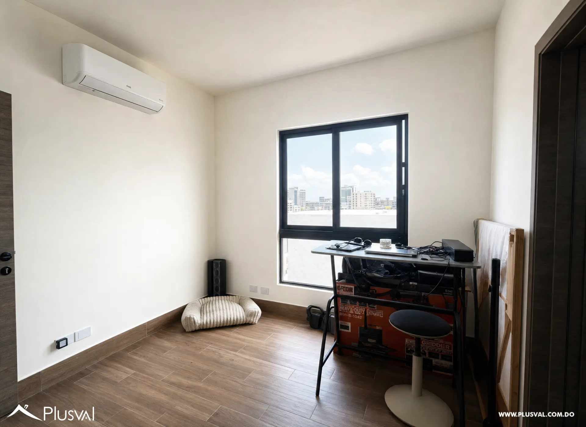Naco | Piso Alto con Vistas | 2 Hab + 2.5 Baños 513210
