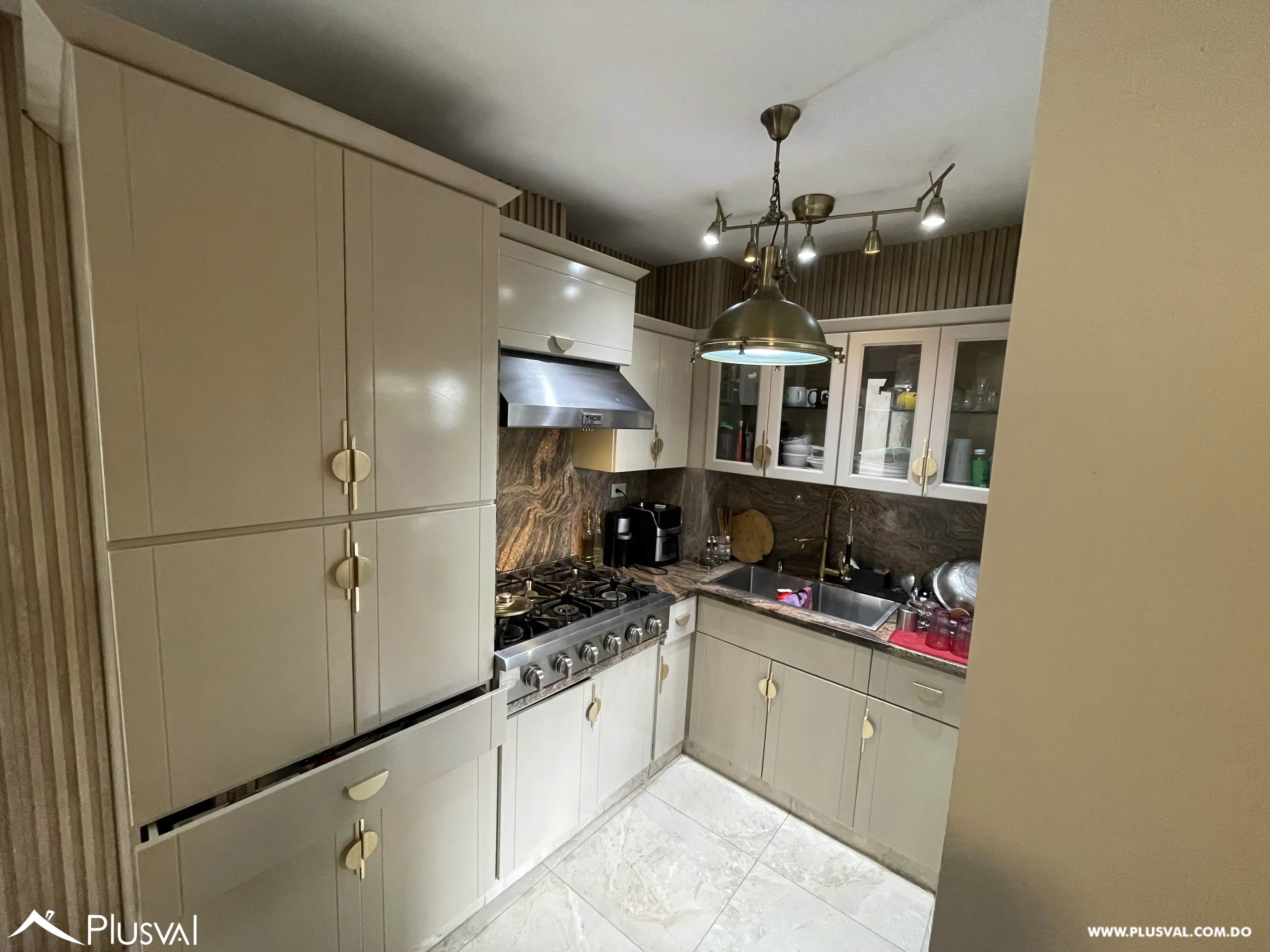 Apartamento en venta 3Hab · Dos Cocinas caliente y fría· 3 Parqueos · SDE 508616