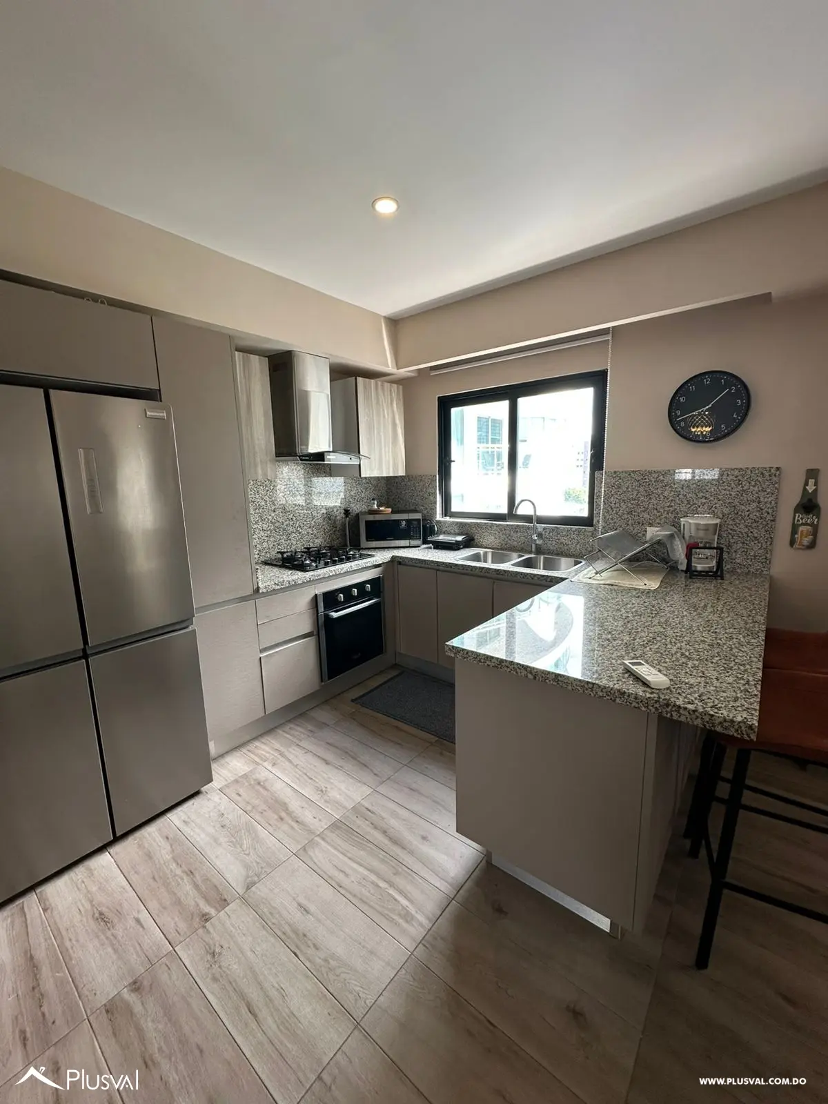 Amplio apartamento amueblado en piantini. 492087