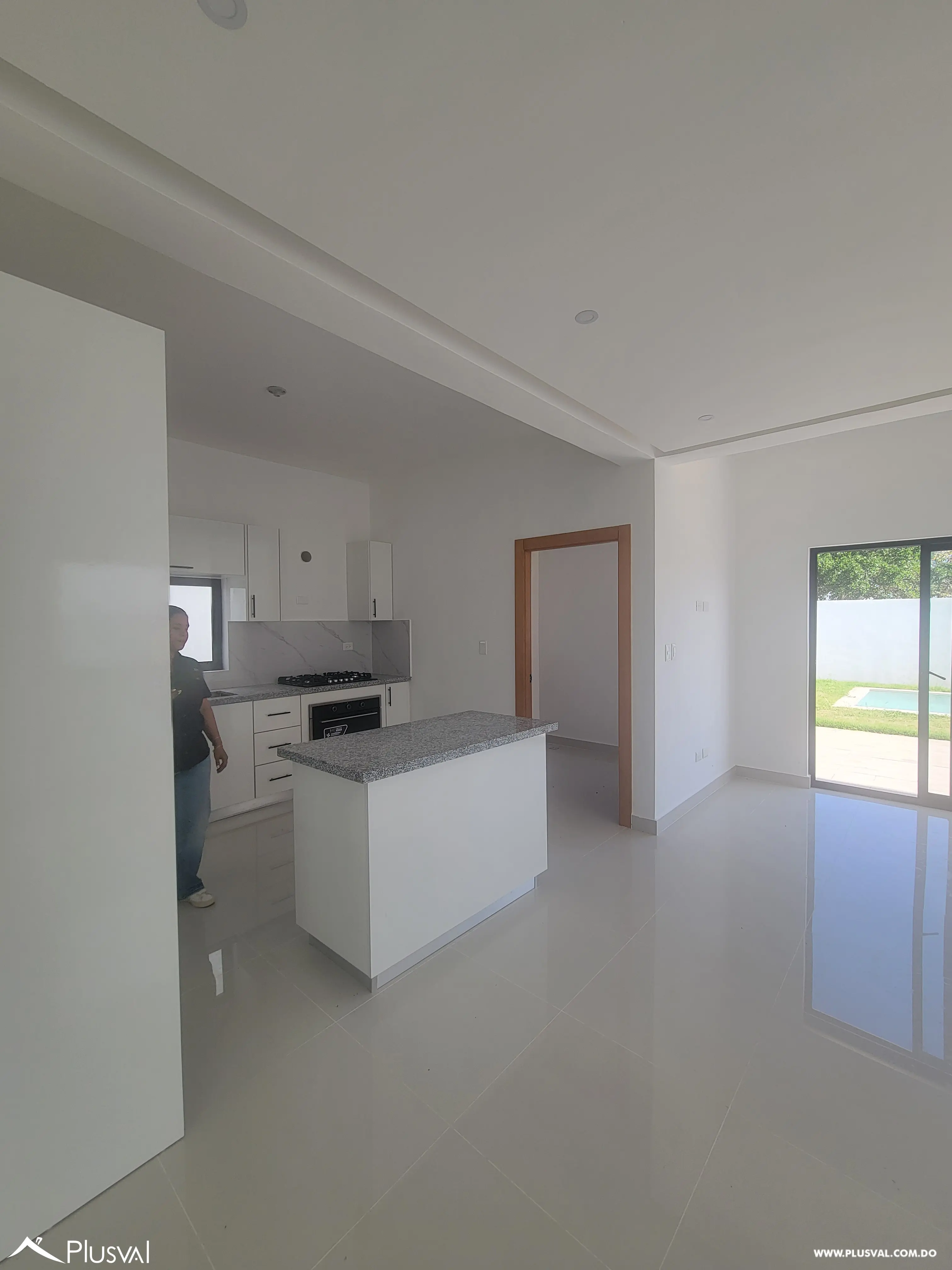 AMPLIA VILLA DE 3 HABITACIONES CON PISCINA Y PATIO EN SECTOR DEL DOWTOWN PUNTA CANA 499553