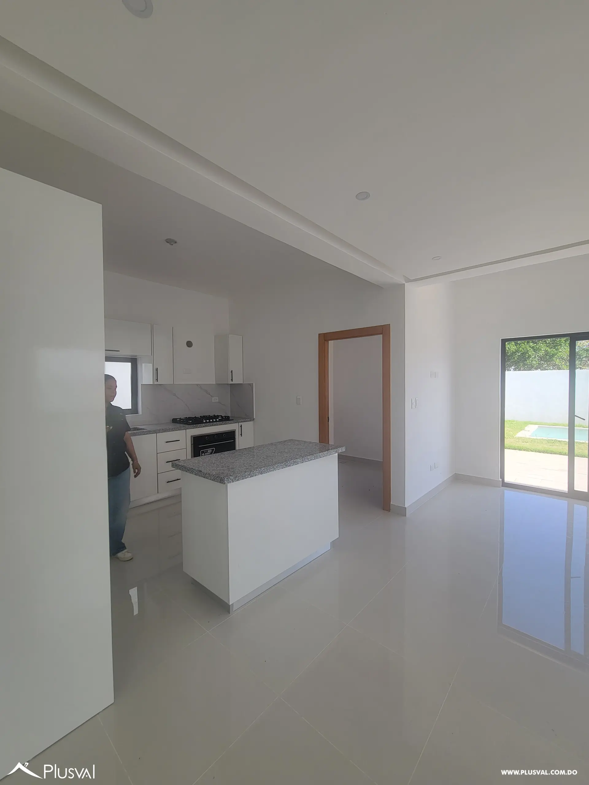 AMPLIA VILLA DE 3 HABITACIONES CON PISCINA Y PATIO EN SECTOR DEL DOWTOWN PUNTA CANA 499553