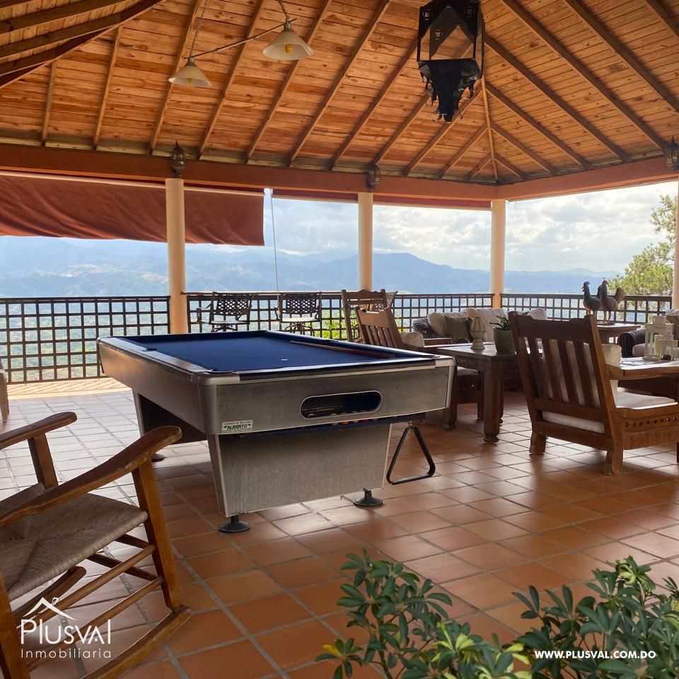 Villa de dos Niveles con Vista a la Montaña 430239