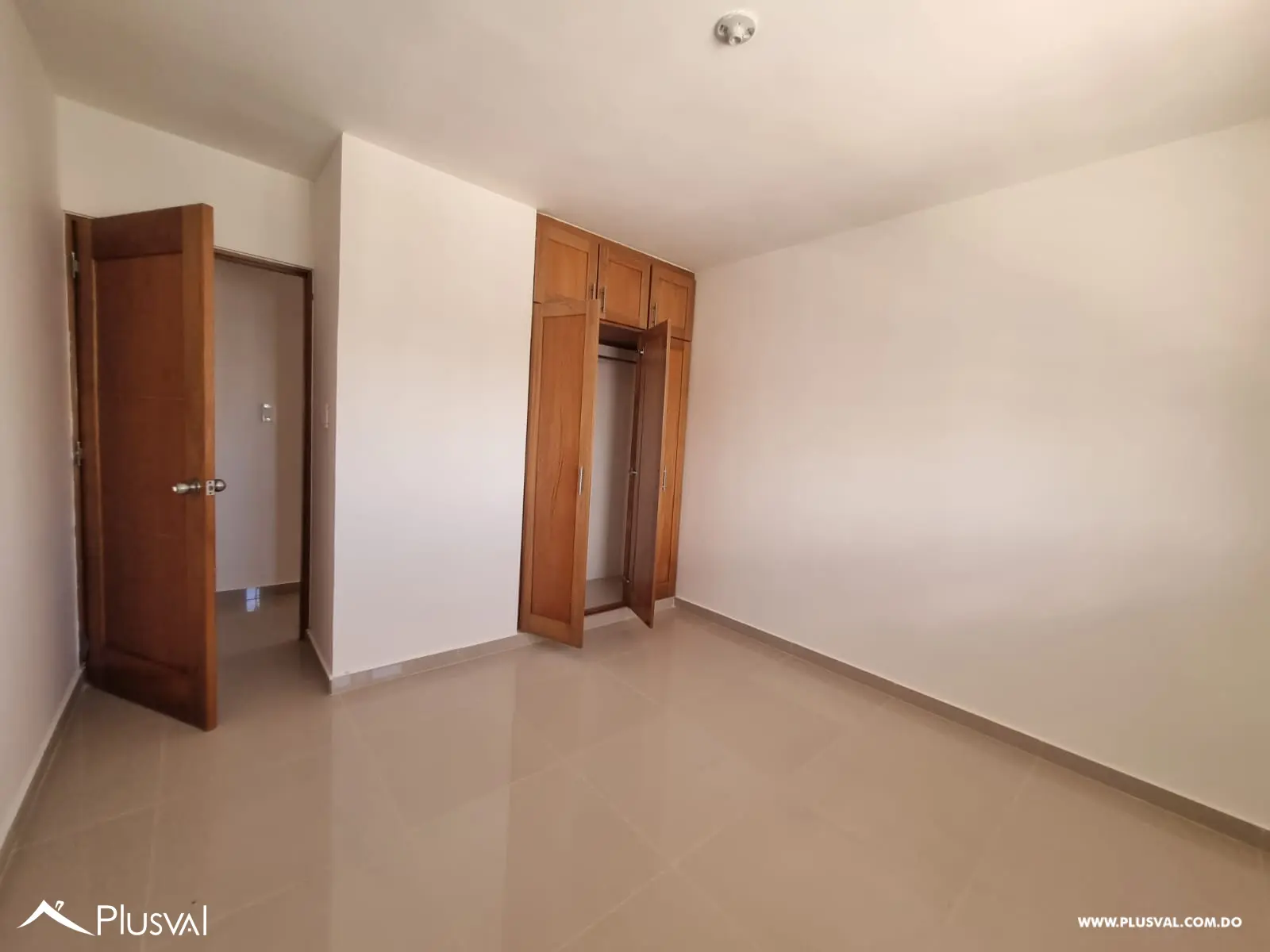 Apartamentos en alquiler cerca de la Av. República de Colombia 452096