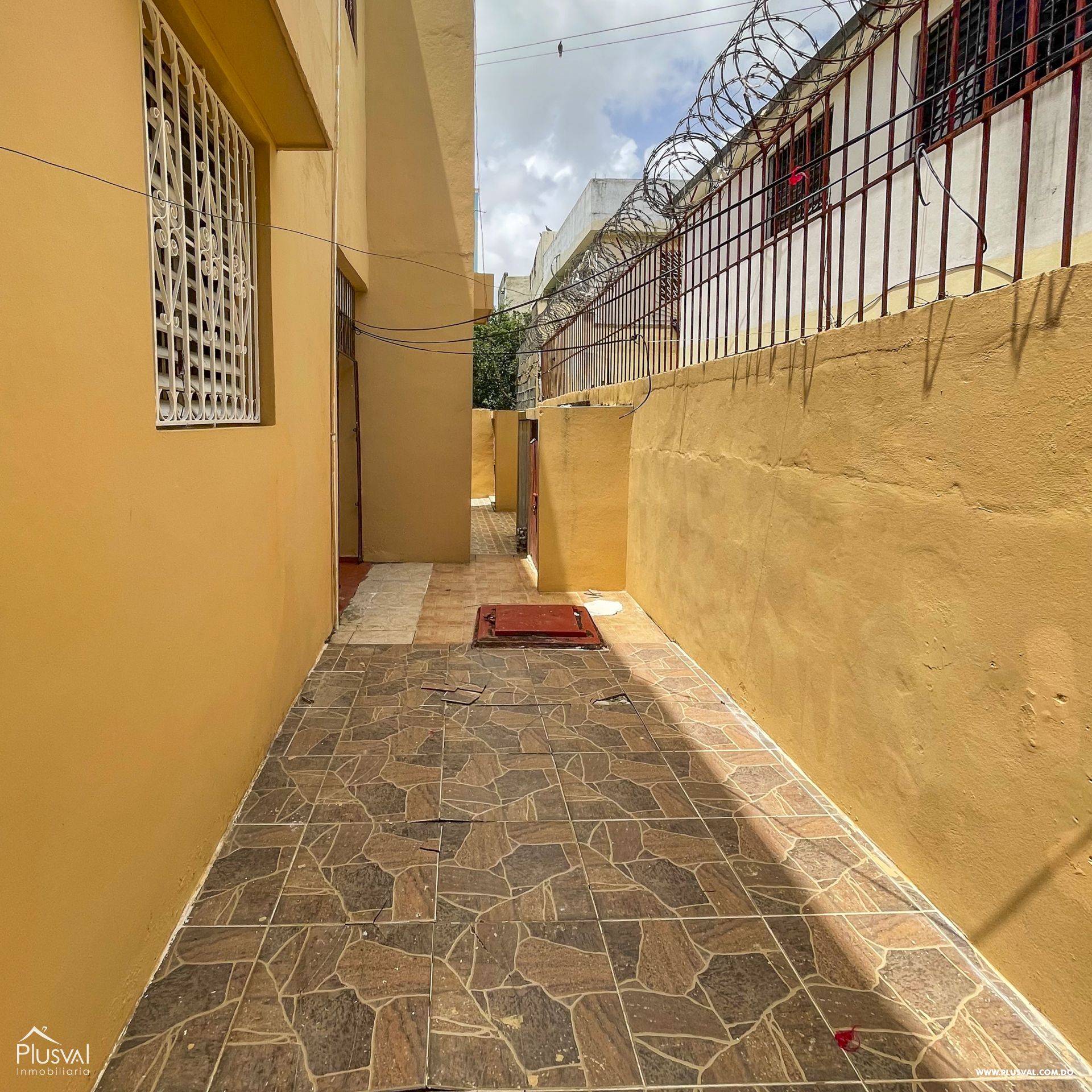 Edificio Residencial con 2 niveles 186451