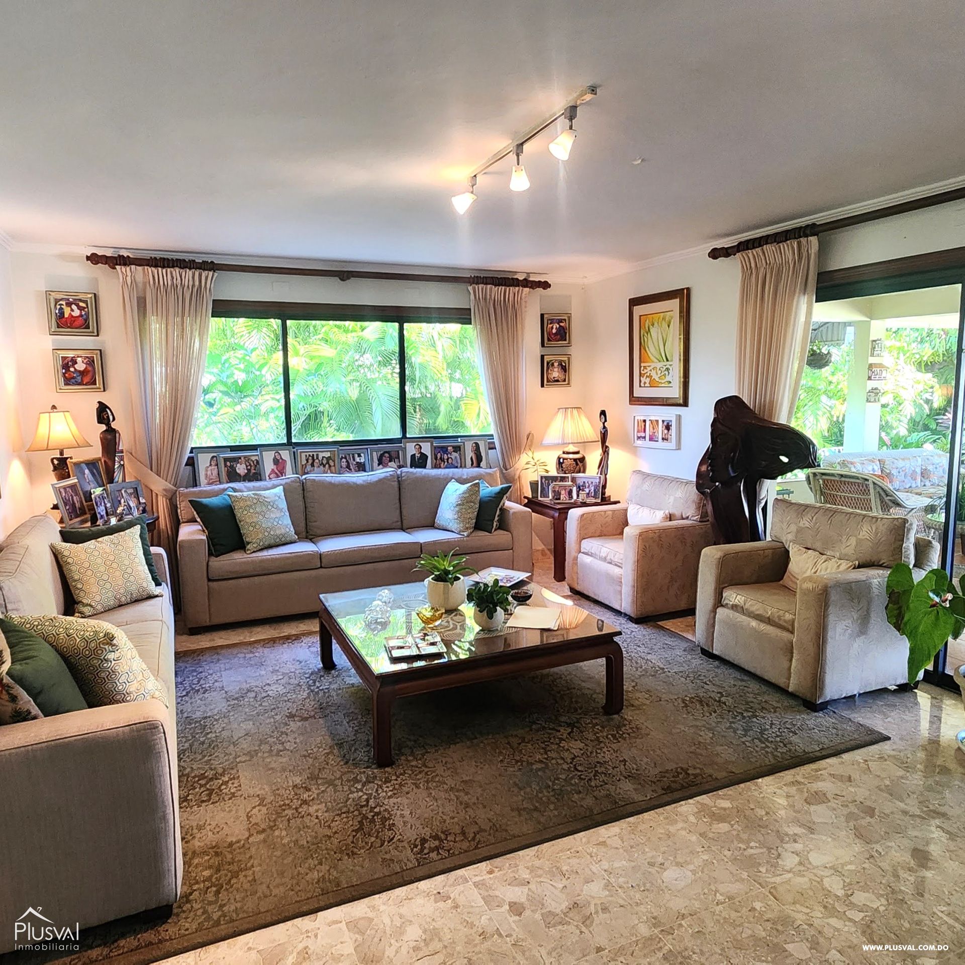 Se Vende Amplia Casa en Arroyo Hondo 420722