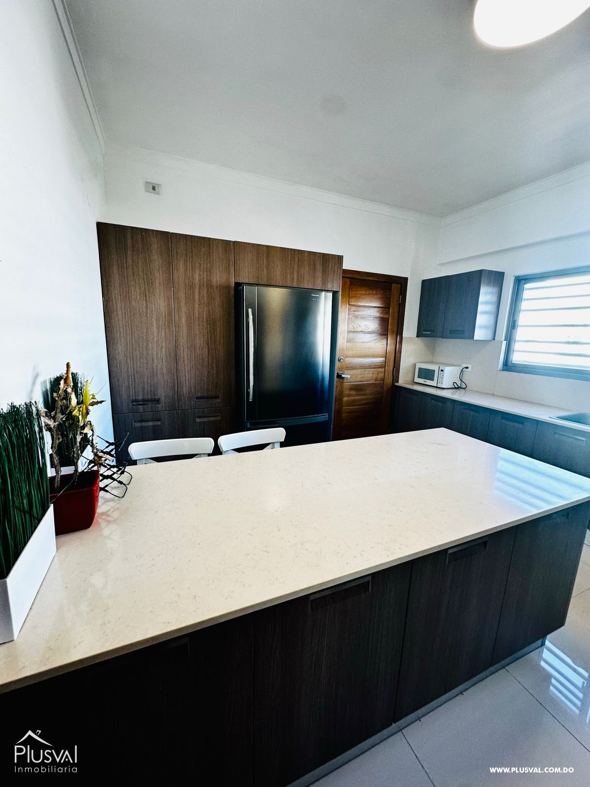 Residencia de lujo en Evaristo Morales. Amplio, privado y estratégicamente ubicado. 319278