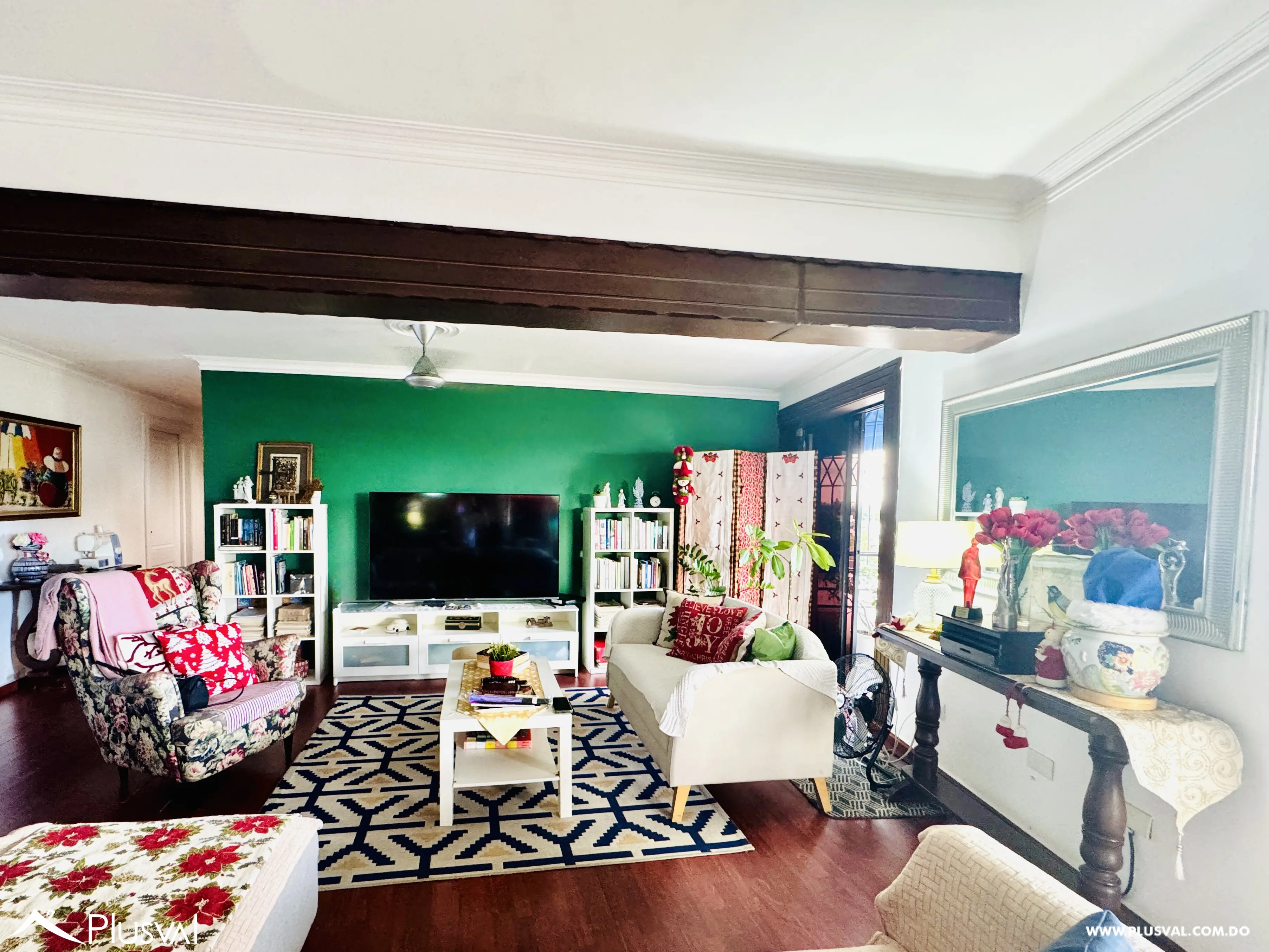 Amplio apartamento clásico en venta en tranquila calle de Gazcue 470420