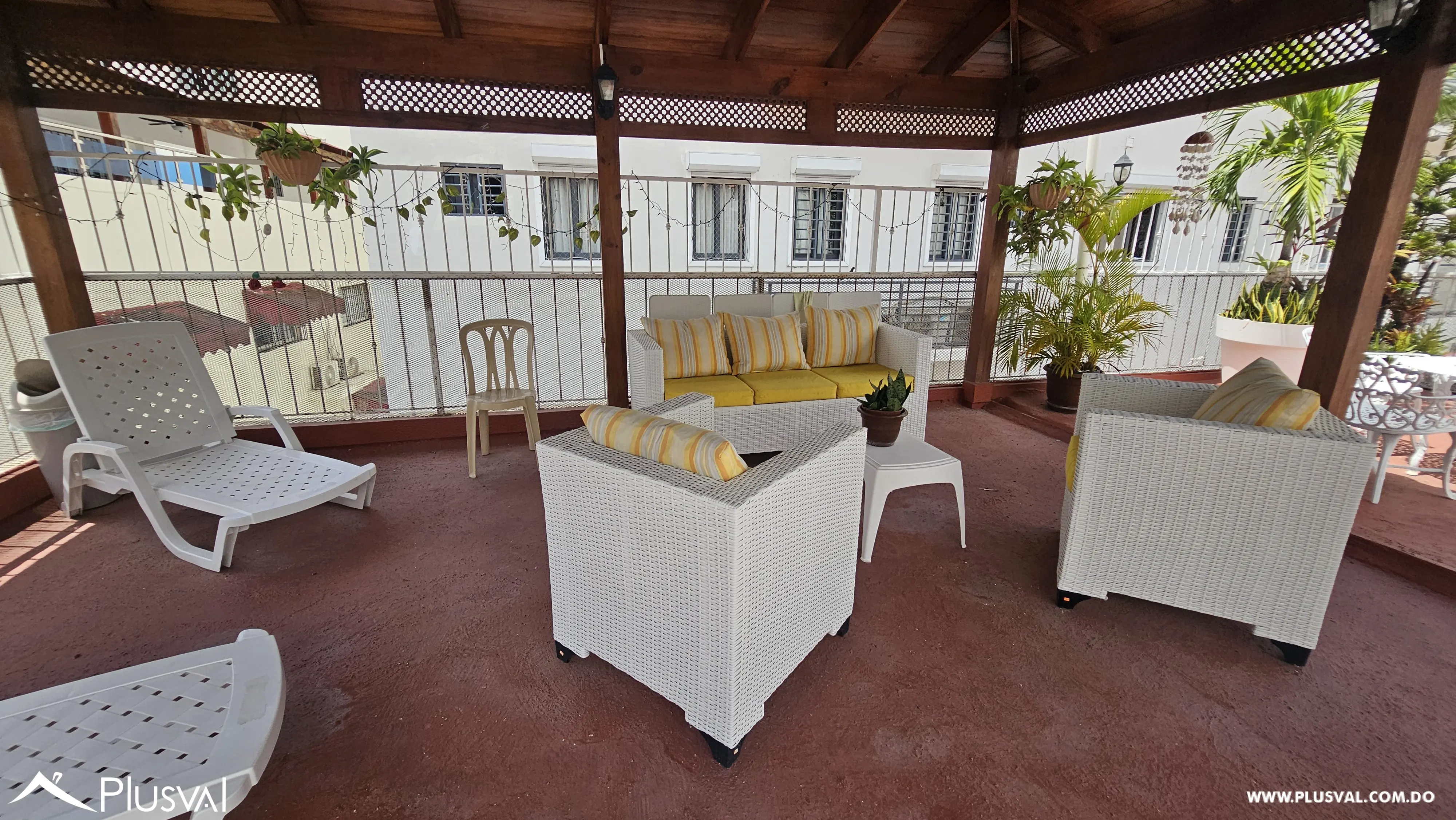 Apartamento en alquiler con terraza privada en Renacimiento 519885