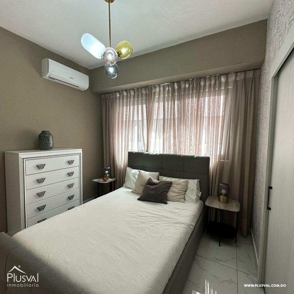 Apartamento de 2 habitaciones AMUEBLADO en alquiler en Evaristo Morales 272035