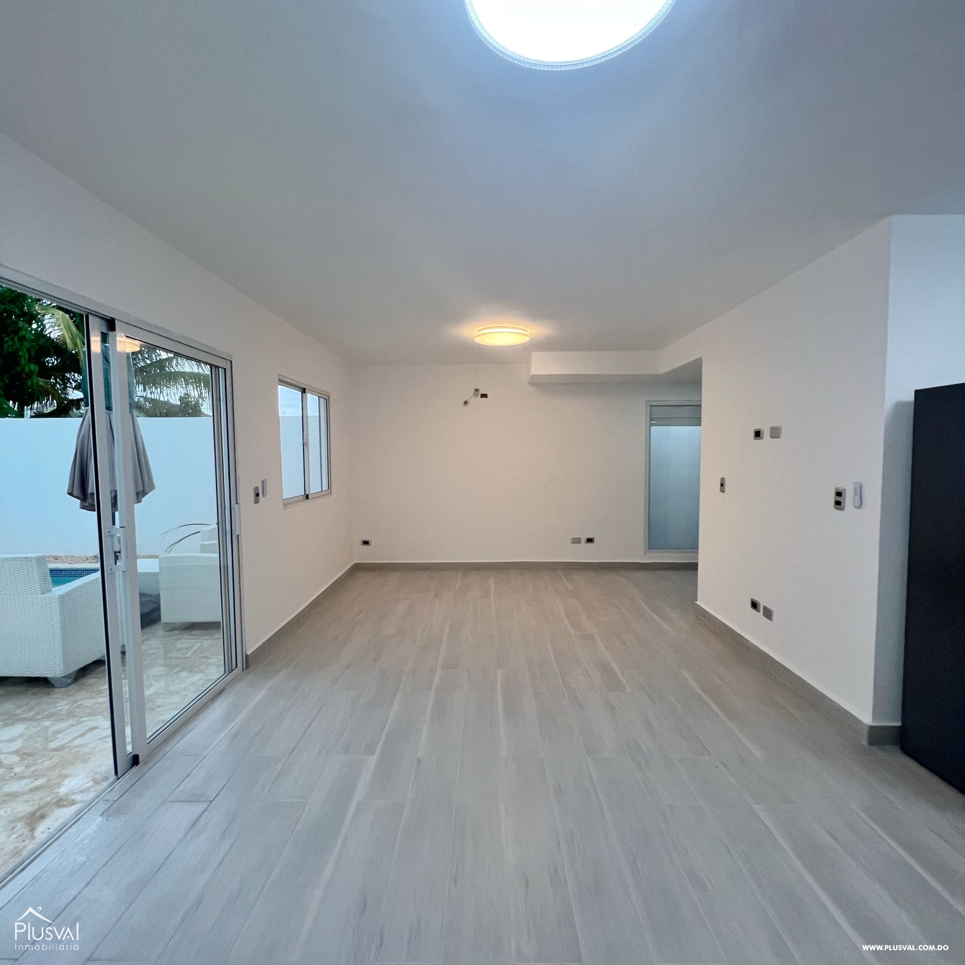 Espaciosa casa de dos niveles en renta en el paraiso de Punta Cana 373695