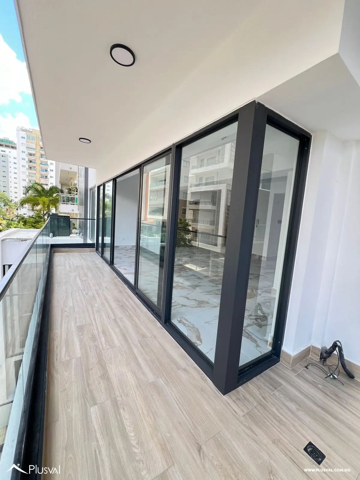 Apartamento con terraza en venta en Piantini 464936