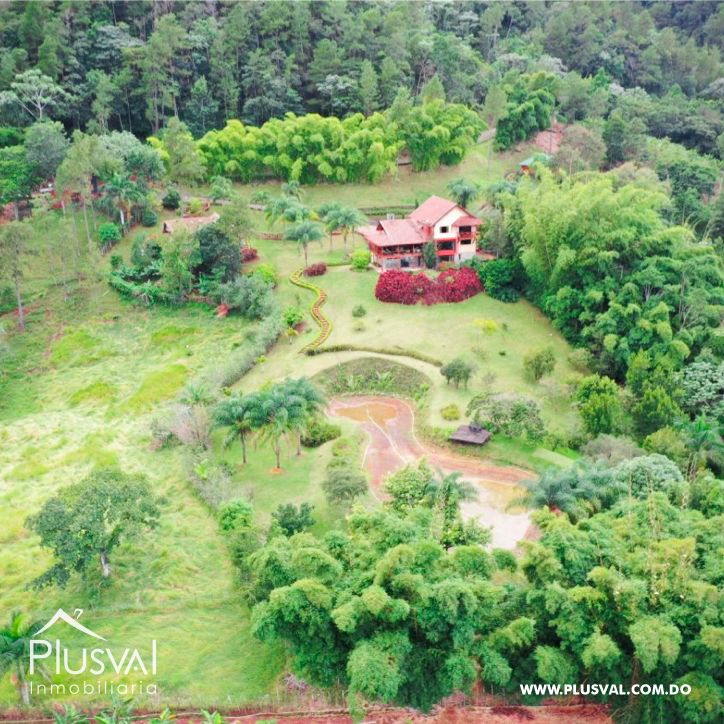 Villa en venta en Jarabacoa con amplios jardines 159865