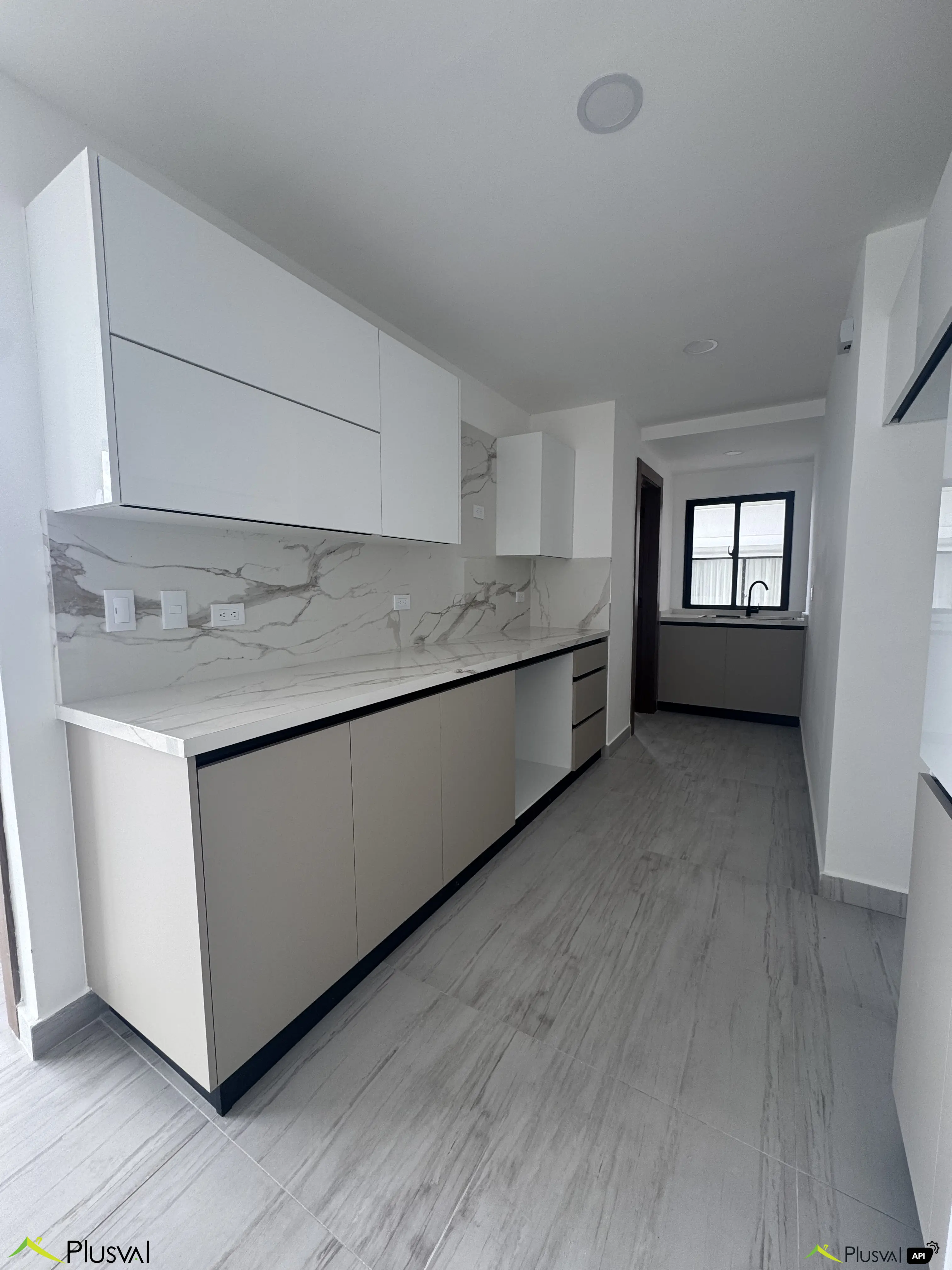 Alquiler de excelente apartamento en Evaristo Morales 451340