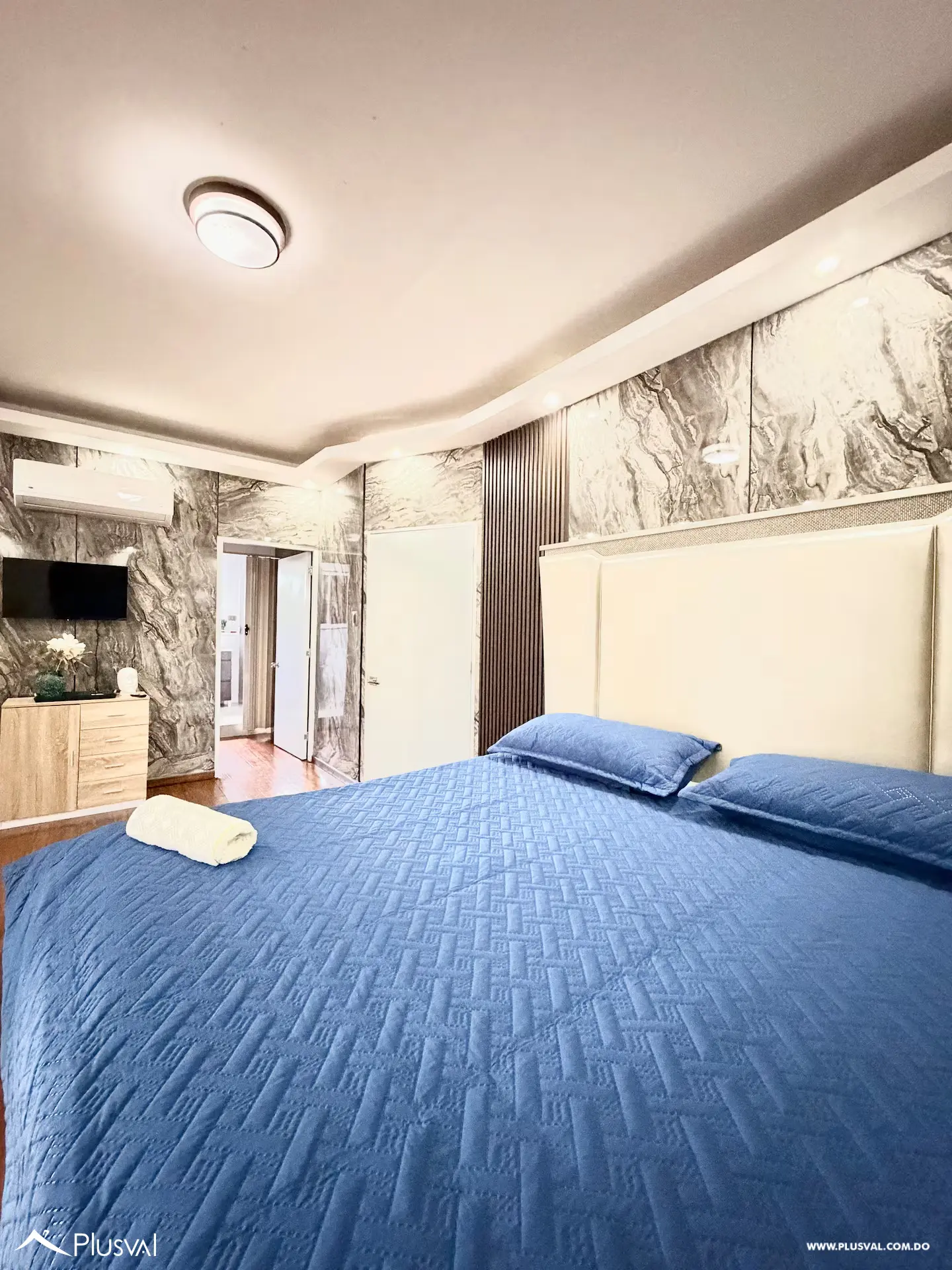 Villa tipo casa de campo en madera rodeada de naturaleza, a solo 30 minutos del Santiago Centro. 527449