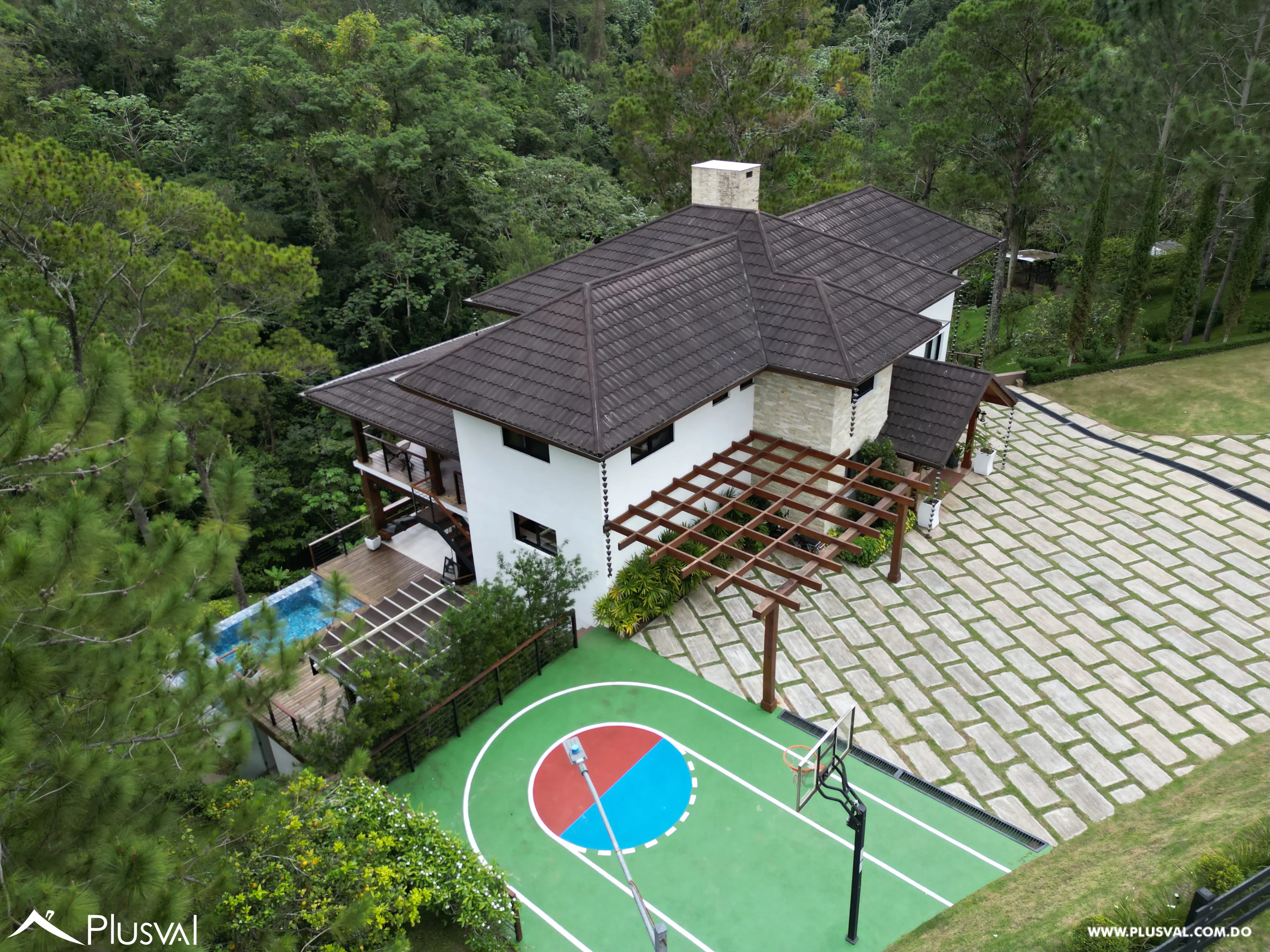 Impresionante Villa Vacacional con Gran Terreno en Jarabacoa 492338