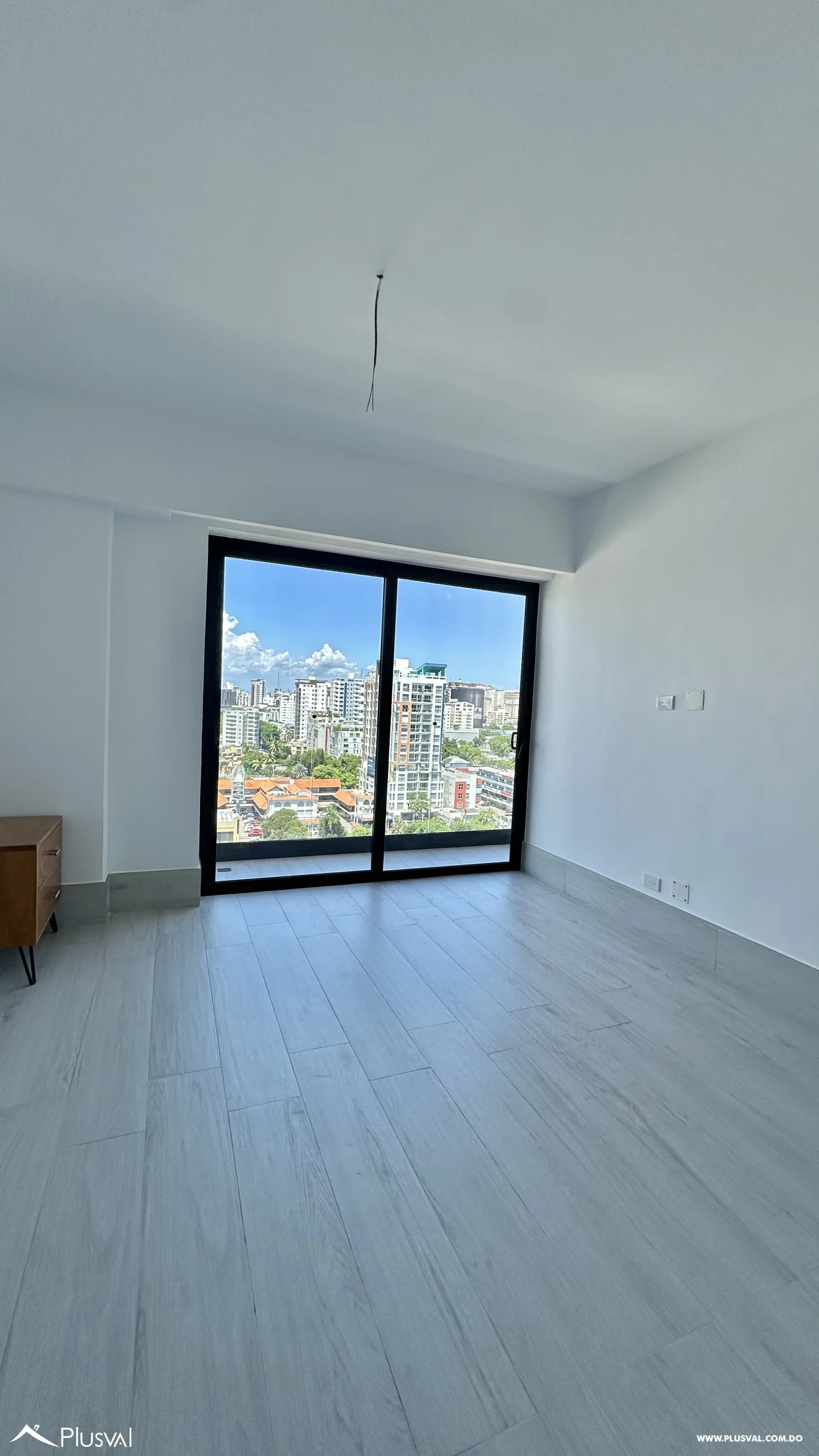 Alquiler de Apartamento de 1 Habitación en Piantini – Torre Moderna con Línea Blanca 460422