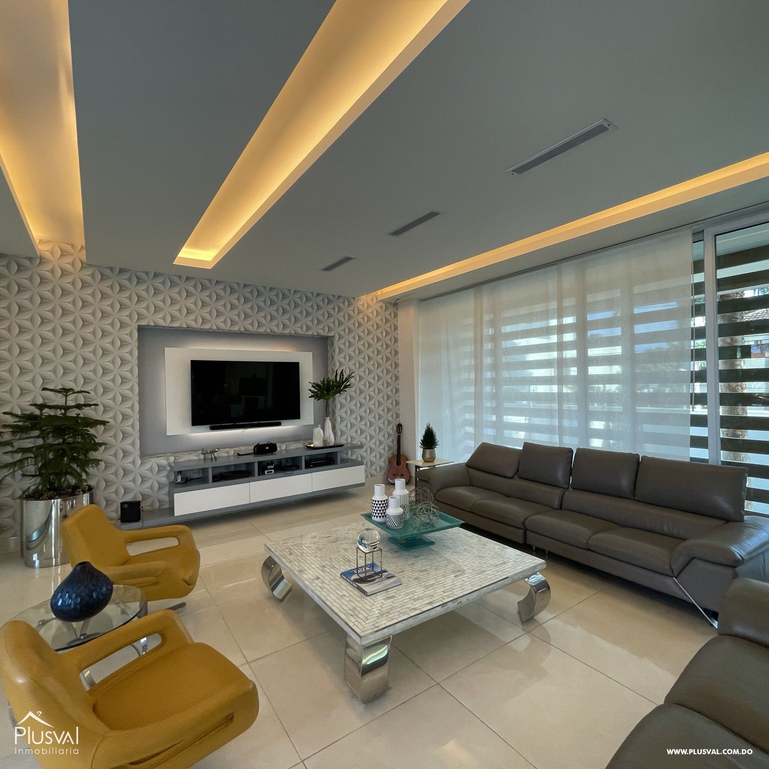 Espectacular casa de 3 Niveles en Venta en El Gloria, La Vega. 283371