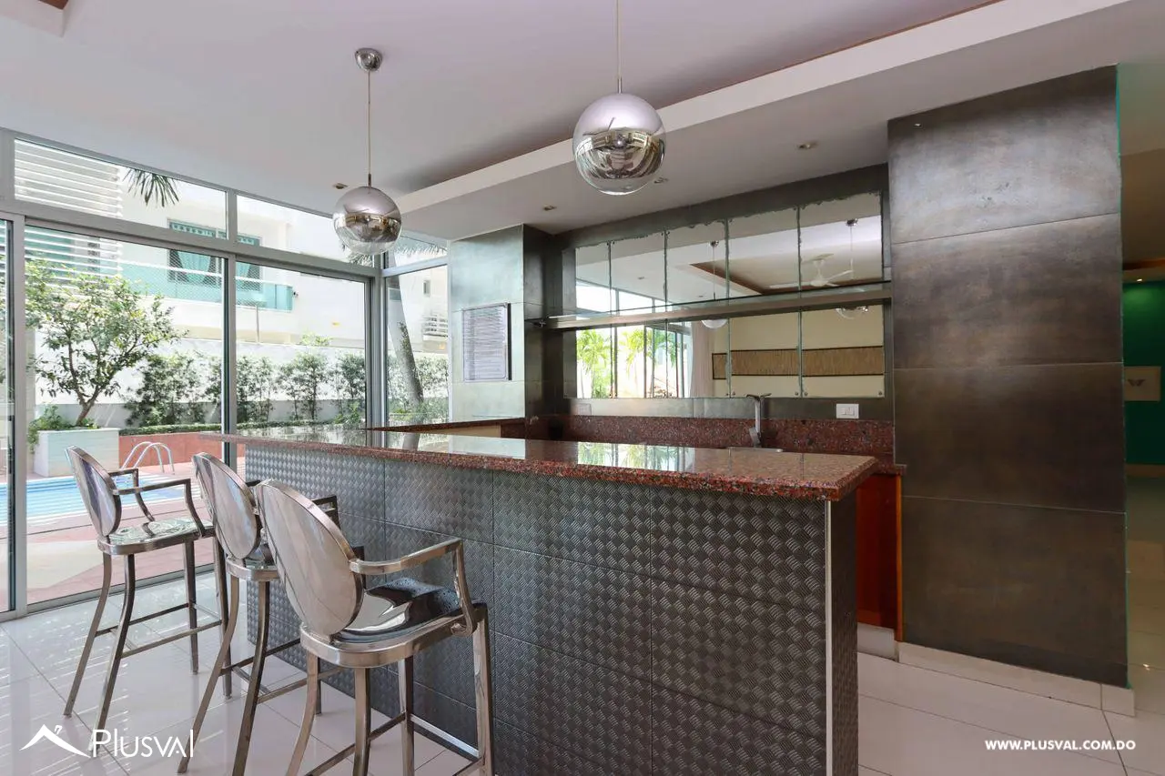 Amplio apartamento en venta en Piantini 460036