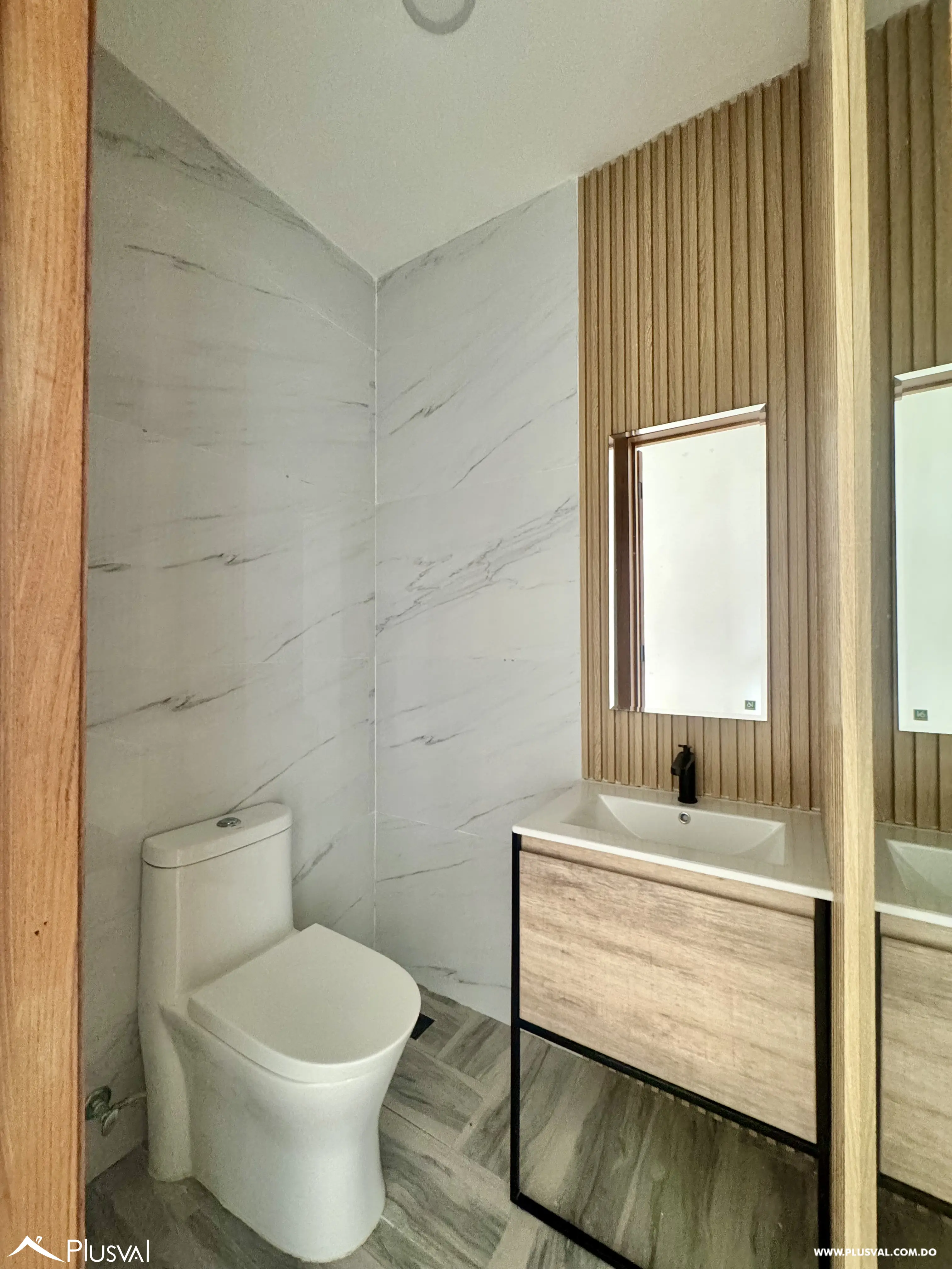 Alquilo Maravilloso Apartamento en  Piso Alto en el Corazon de Naco 527533