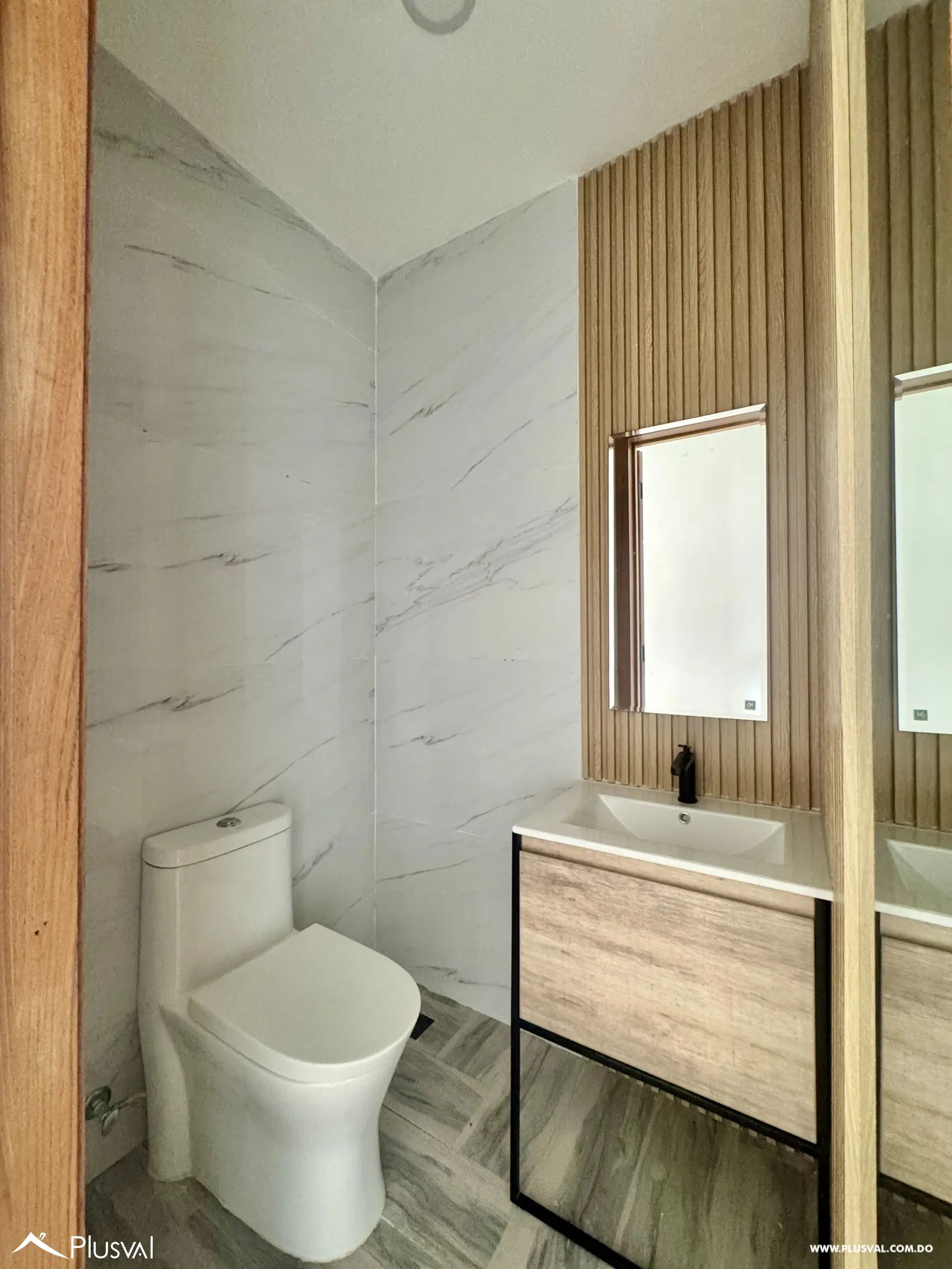 Alquilo Maravilloso Apartamento en  Piso Alto en el Corazon de Naco 527533