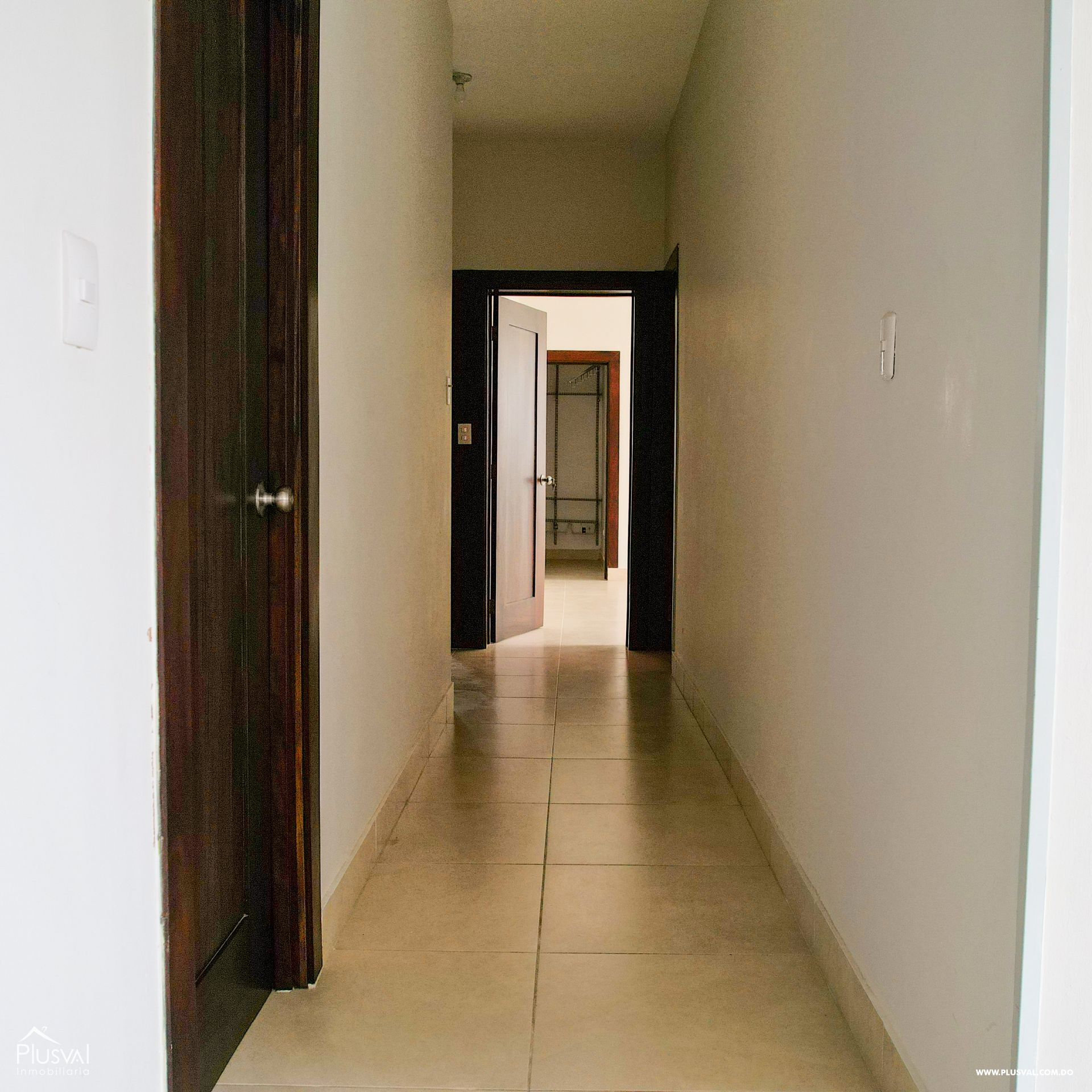Amplio Apartamento en Venta en Cerros de Gurabo 413875