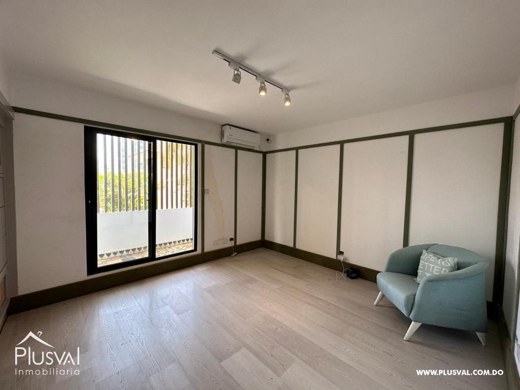 En Piantini , local en 2do piso en alquiler . Solo ofic administrativas 276010