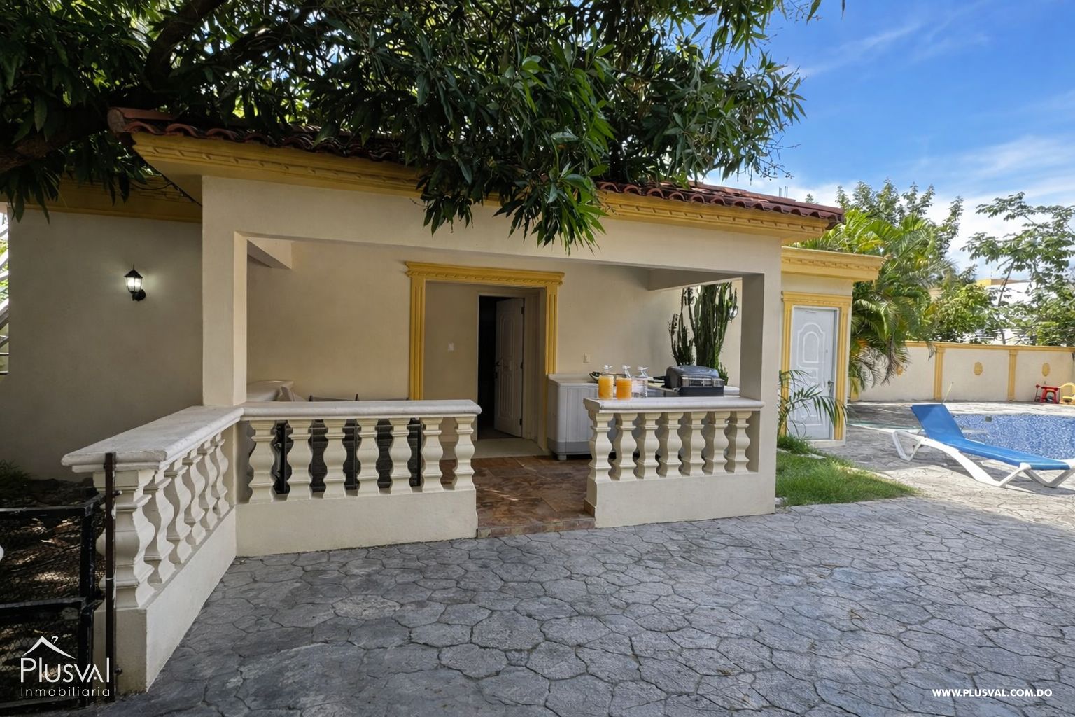 Casa de amplia con Piscina a 3 Minutos del Próximo City Center 498909