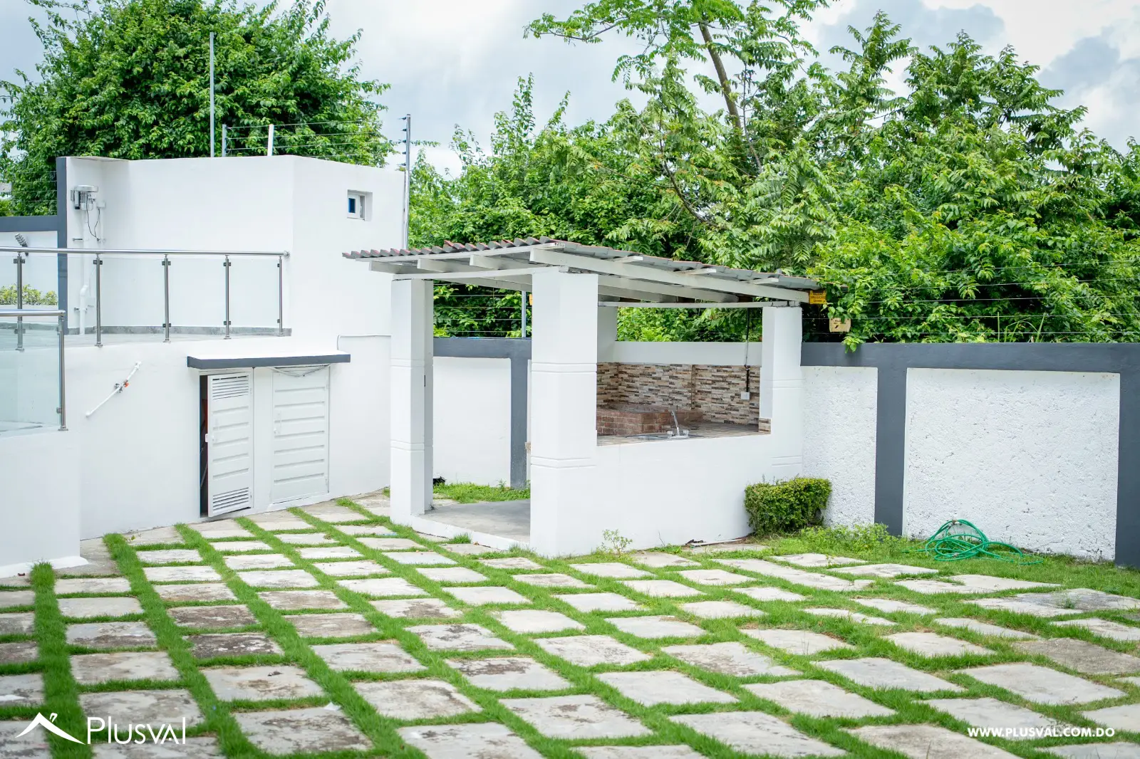 Villa de dos Niveles en Venta en Residencial Cerrado 520727