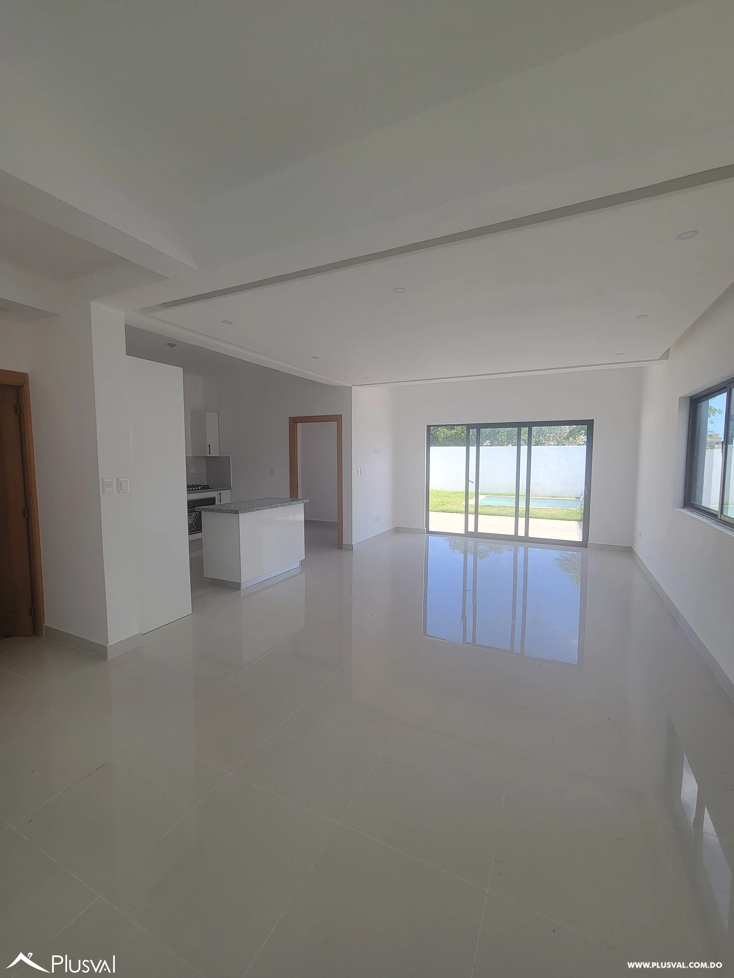 AMPLIA VILLA DE 3 HABITACIONES CON PISCINA Y PATIO EN SECTOR DEL DOWTOWN PUNTA CANA 499550