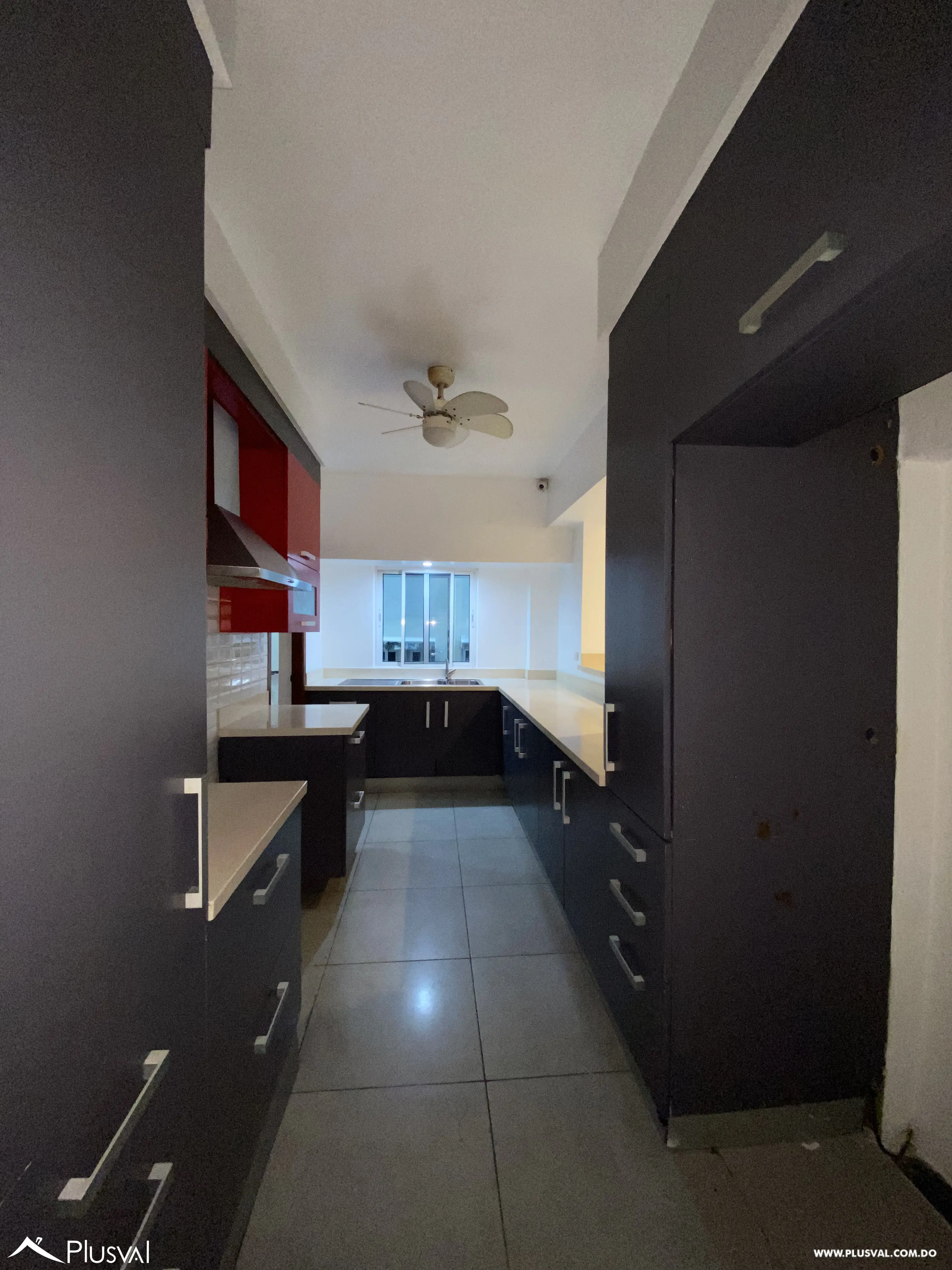 Se alquila amplio apartamento en Serralles. 469169
