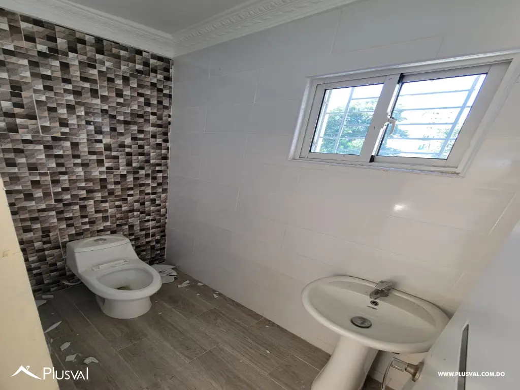 Edificio Residencial con dos Locales Comerciales En Venta 463189