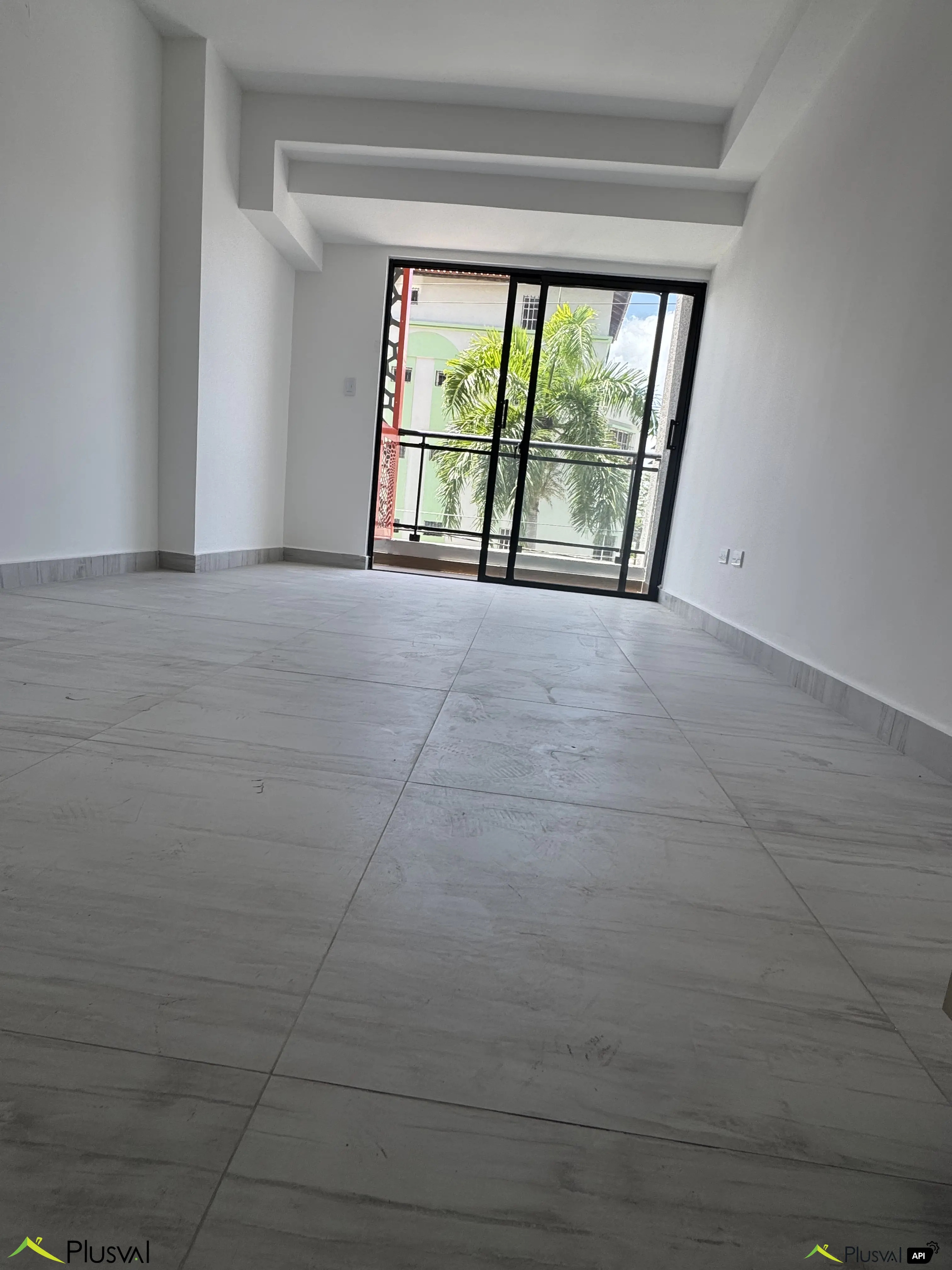 Venta de apartamento  de 3 habitaciones y estudio en Evaristo Morales 451370