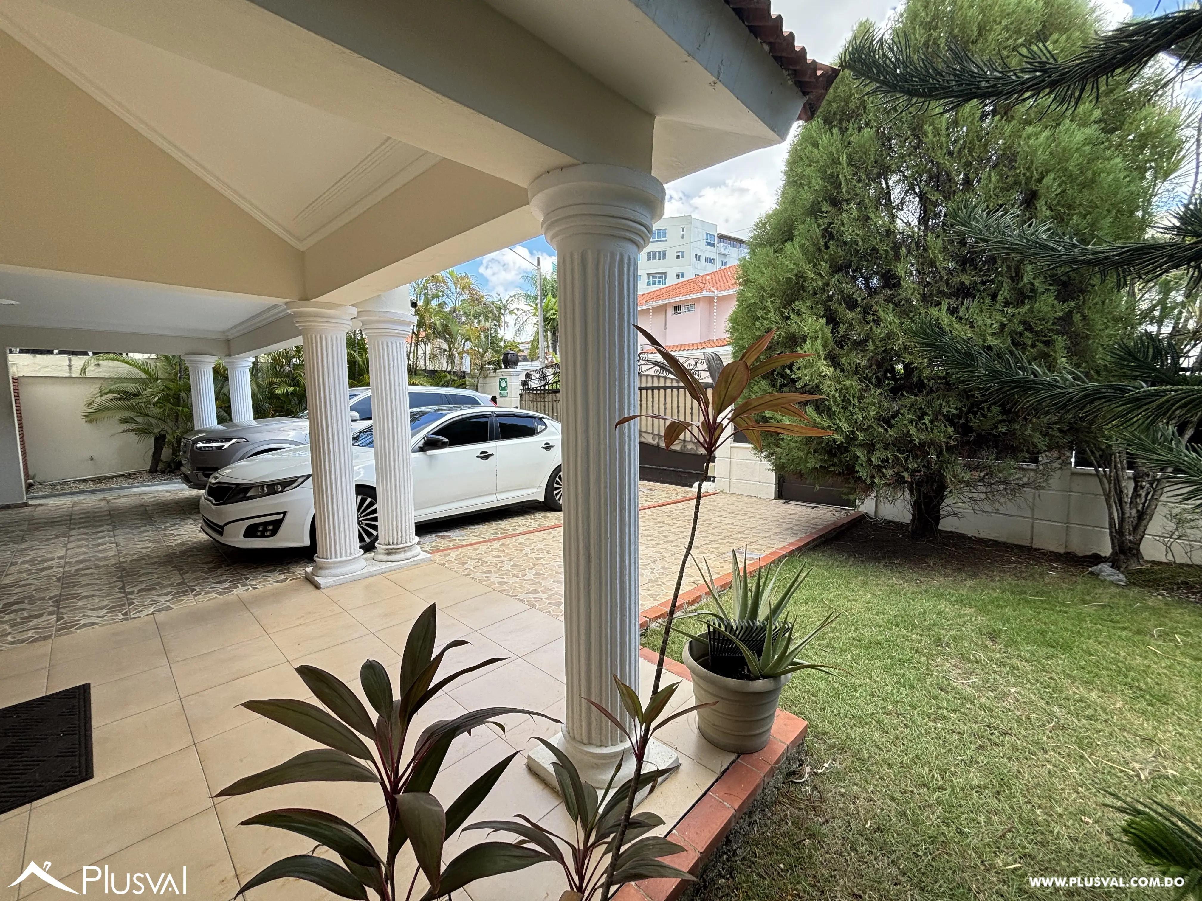 Amplia casa en venta en Las Praderas 469982